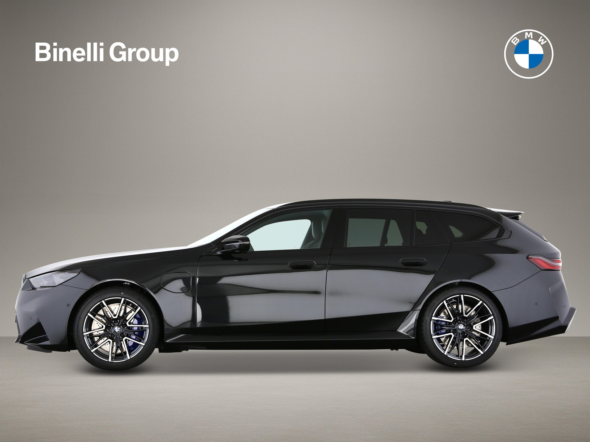 BMW M5 xDrive Touring-image-2