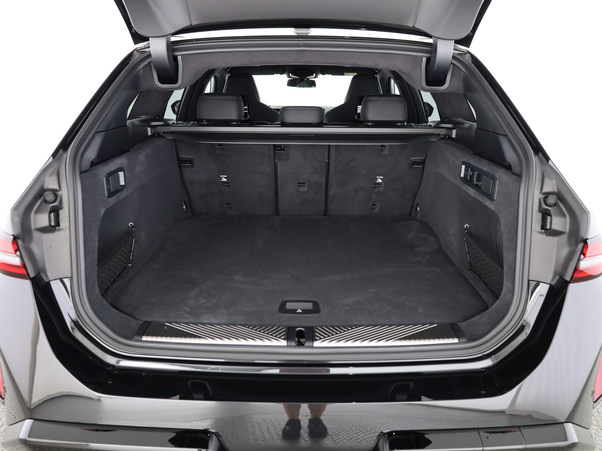 BMW M5 xDrive Touring-image-9