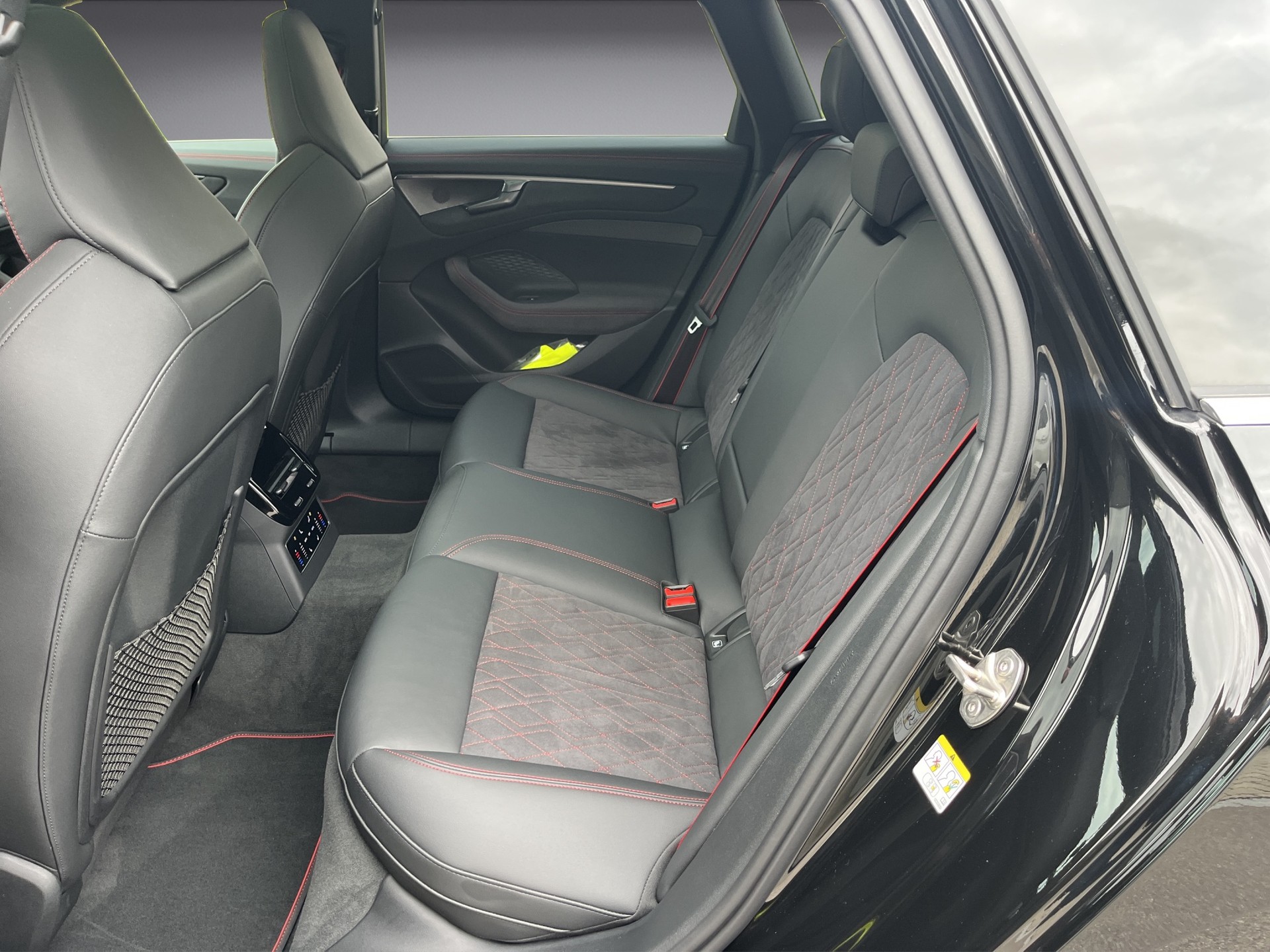 AUDI A6 Avant TFSI quattro 270 kW S tronic*New Modell, Luftfederung, Panorama-Glasdach, (5-Jahre Garantie)-image-10