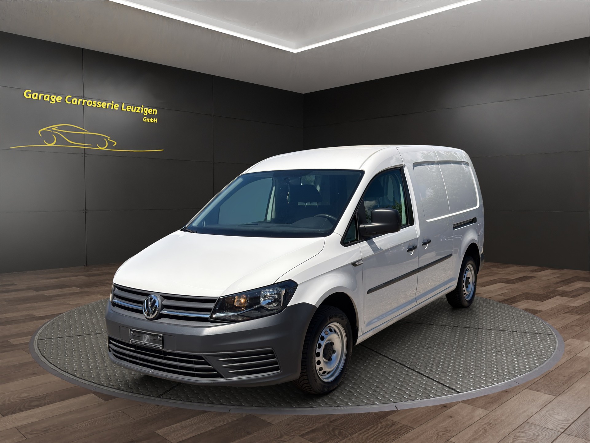 VW Caddy Maxi 2.0TDI BlueMotion Technology-image-1