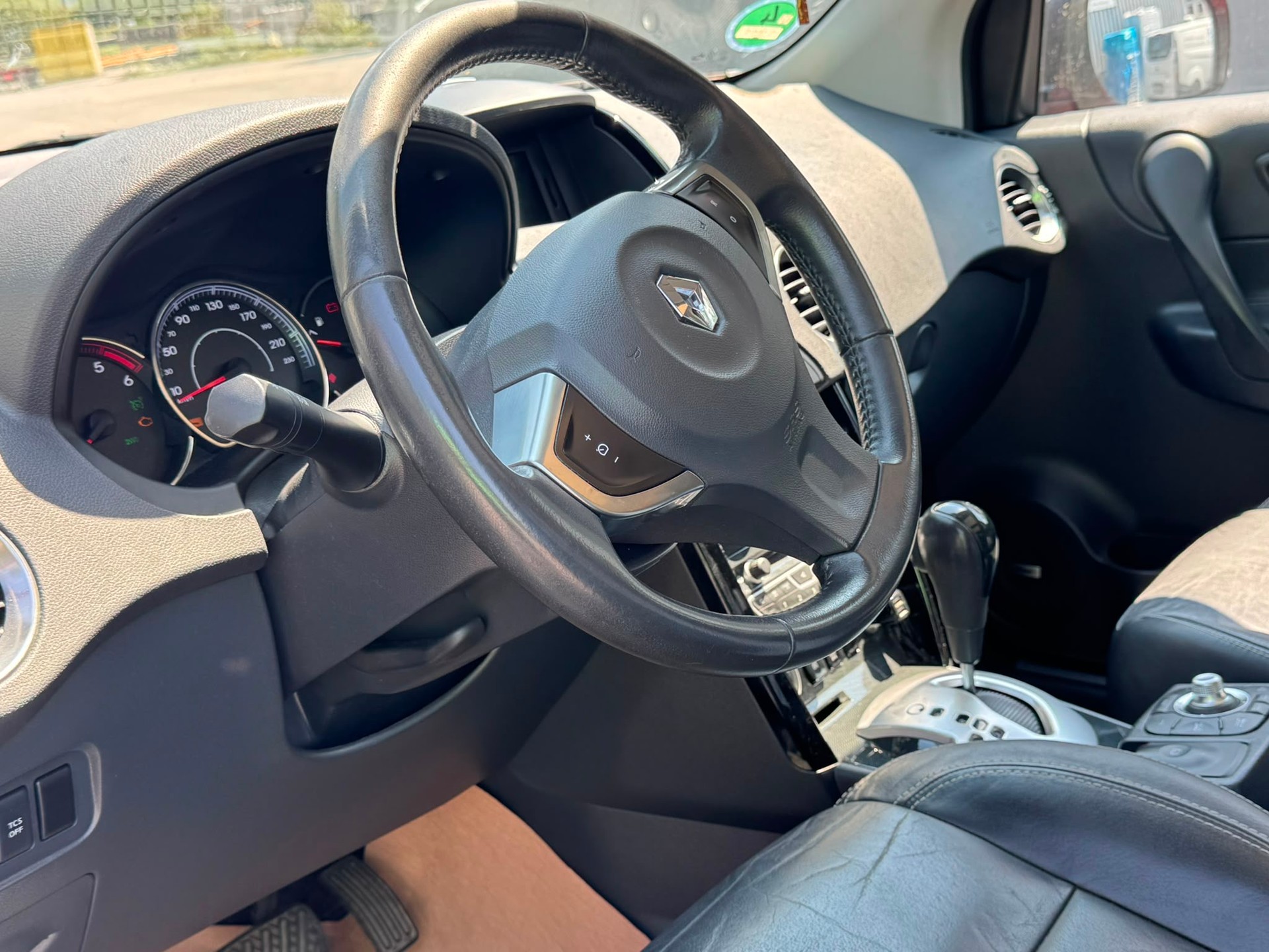 RENAULT Koleos 2.0 dCi Dynamique 4x4 Automatic-image-9