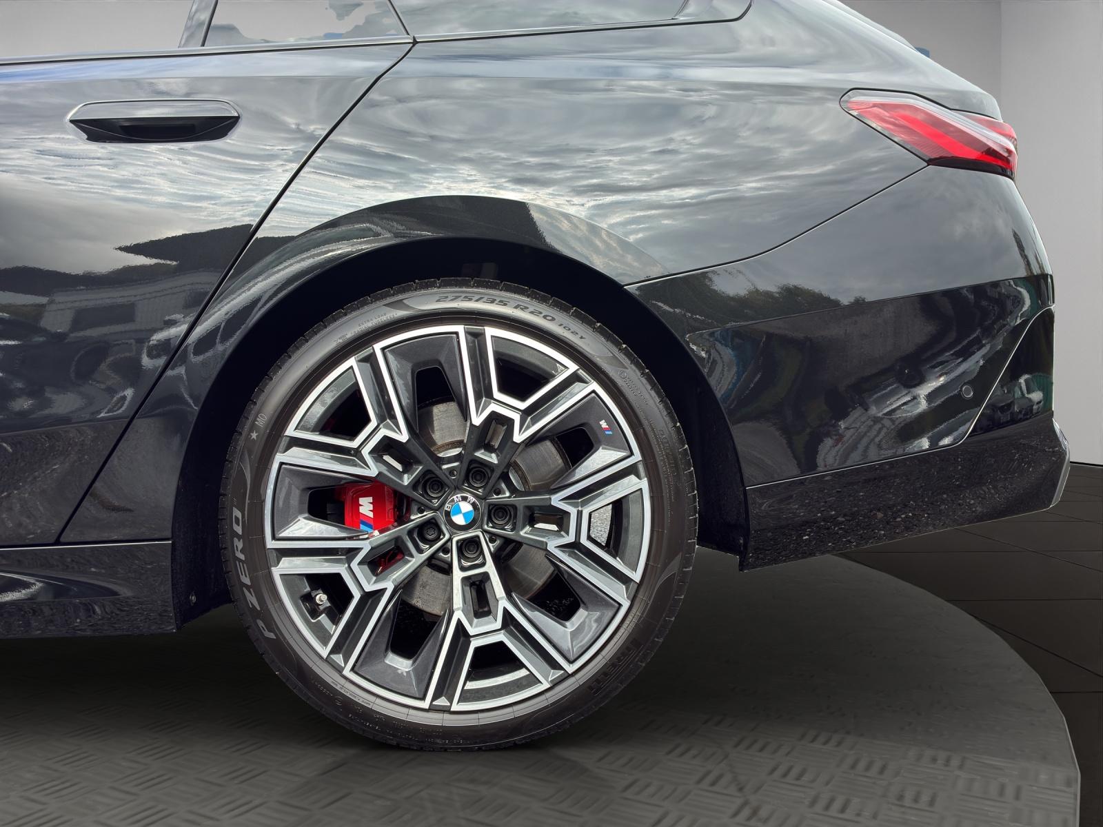 BMW 520d xDrive Touring-image-22