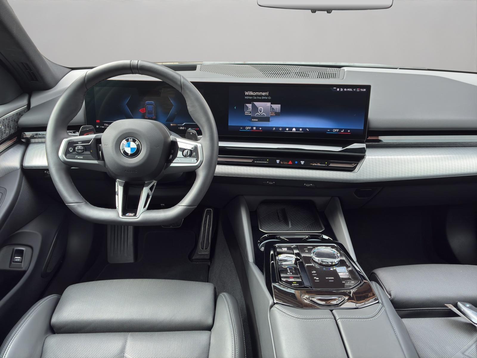 BMW 520d xDrive Touring-image-13