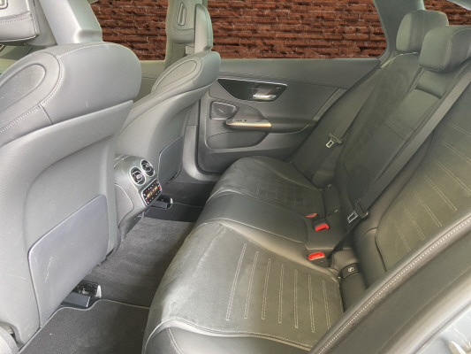 MERCEDES-BENZ C 200 T 4Matic AMG Line-image-13