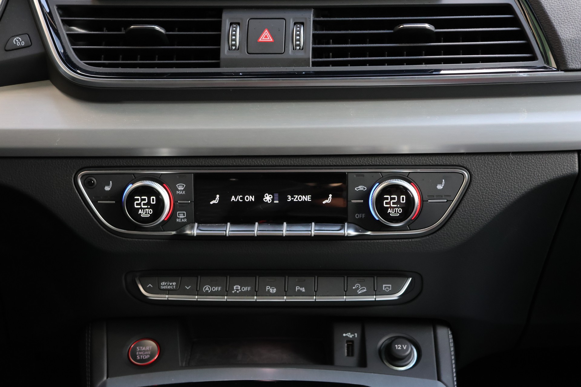 AUDI SQ5 TDI quattro tiptronic-image-15