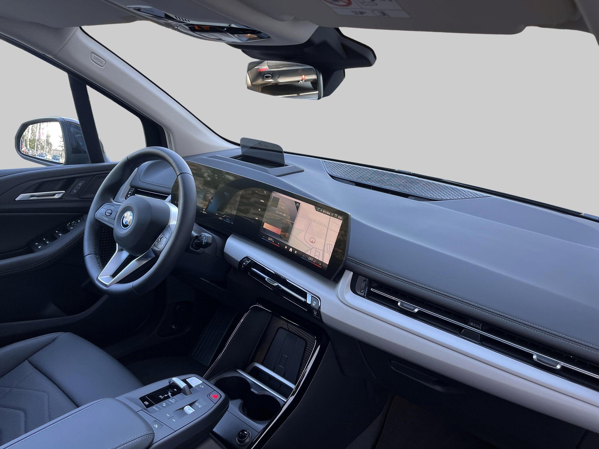 BMW 225e xDrive Active Tourer-image-7