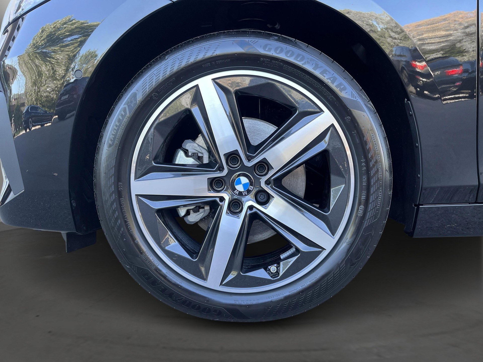 BMW 225e xDrive Active Tourer-image-6