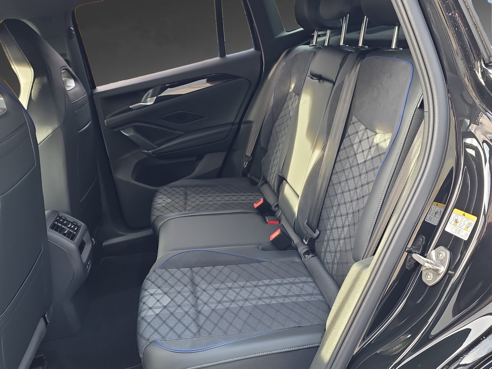 VW Tiguan 2.0 TSI DSG R-Line Plus 4Motion-image-6
