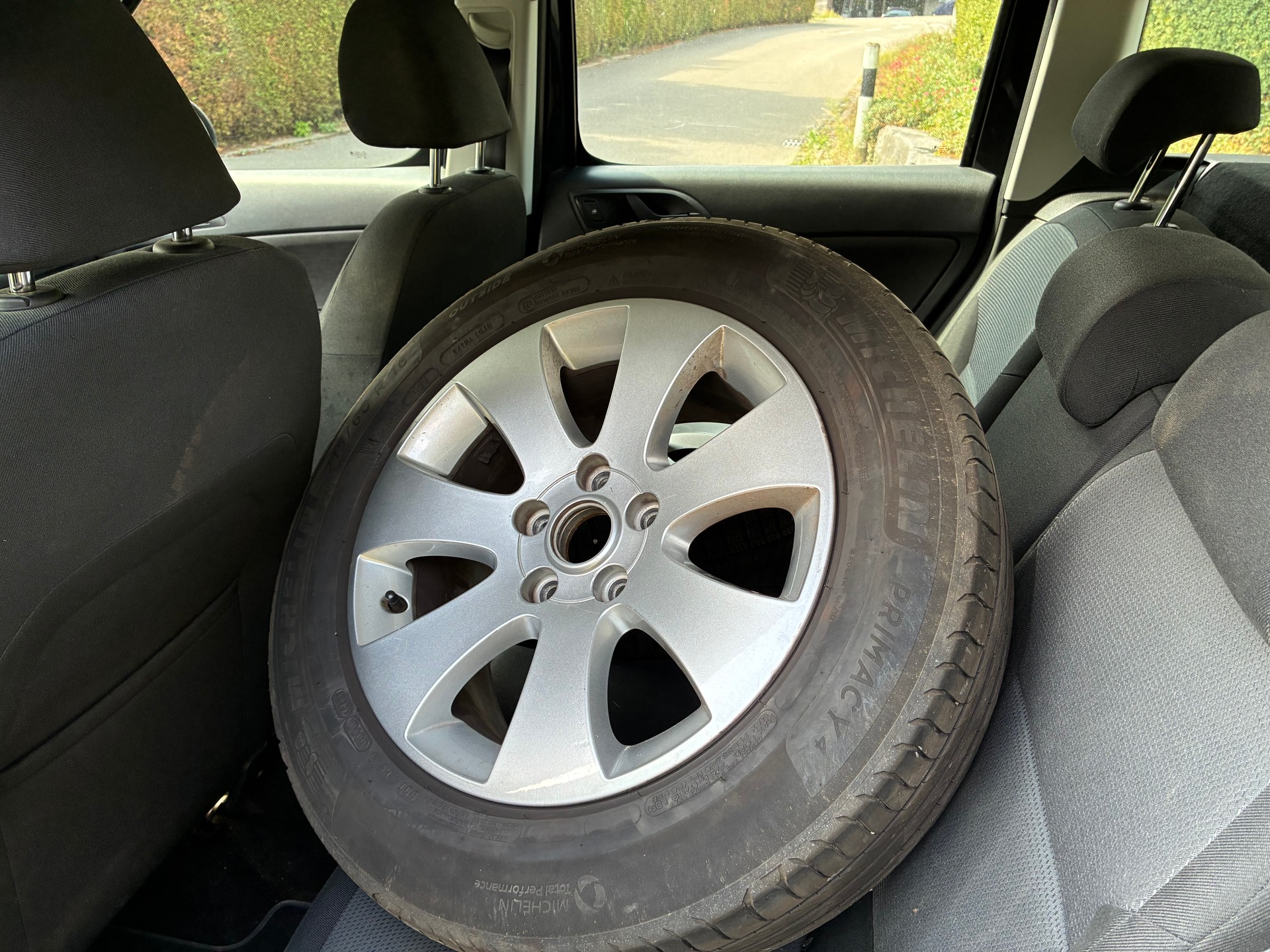 SKODA Yeti 2.0 TDI Ambition 4x4 DSG-image-5