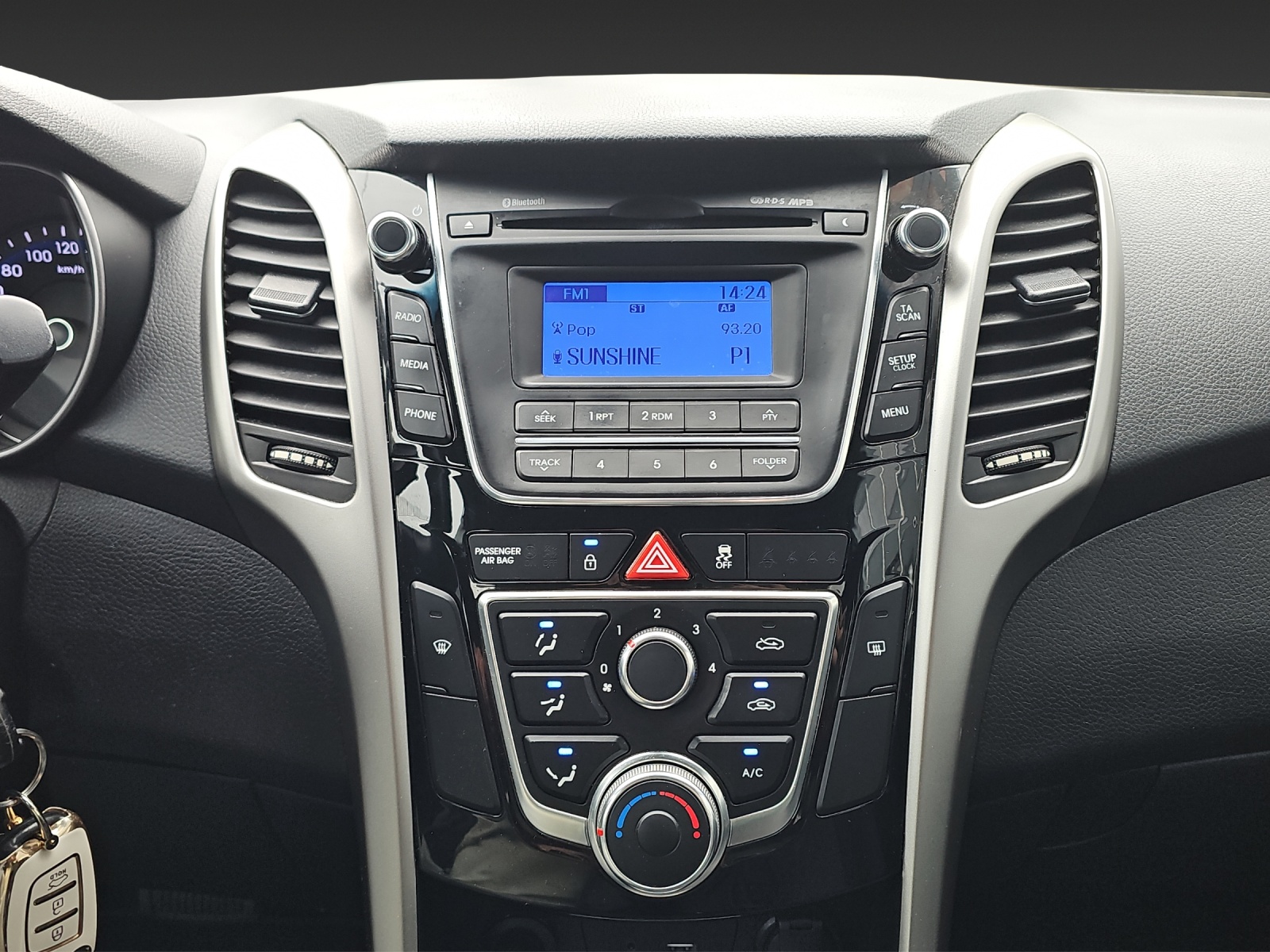 HYUNDAI i30 1.6 CRDi Vertex Automatic DCT-image-14