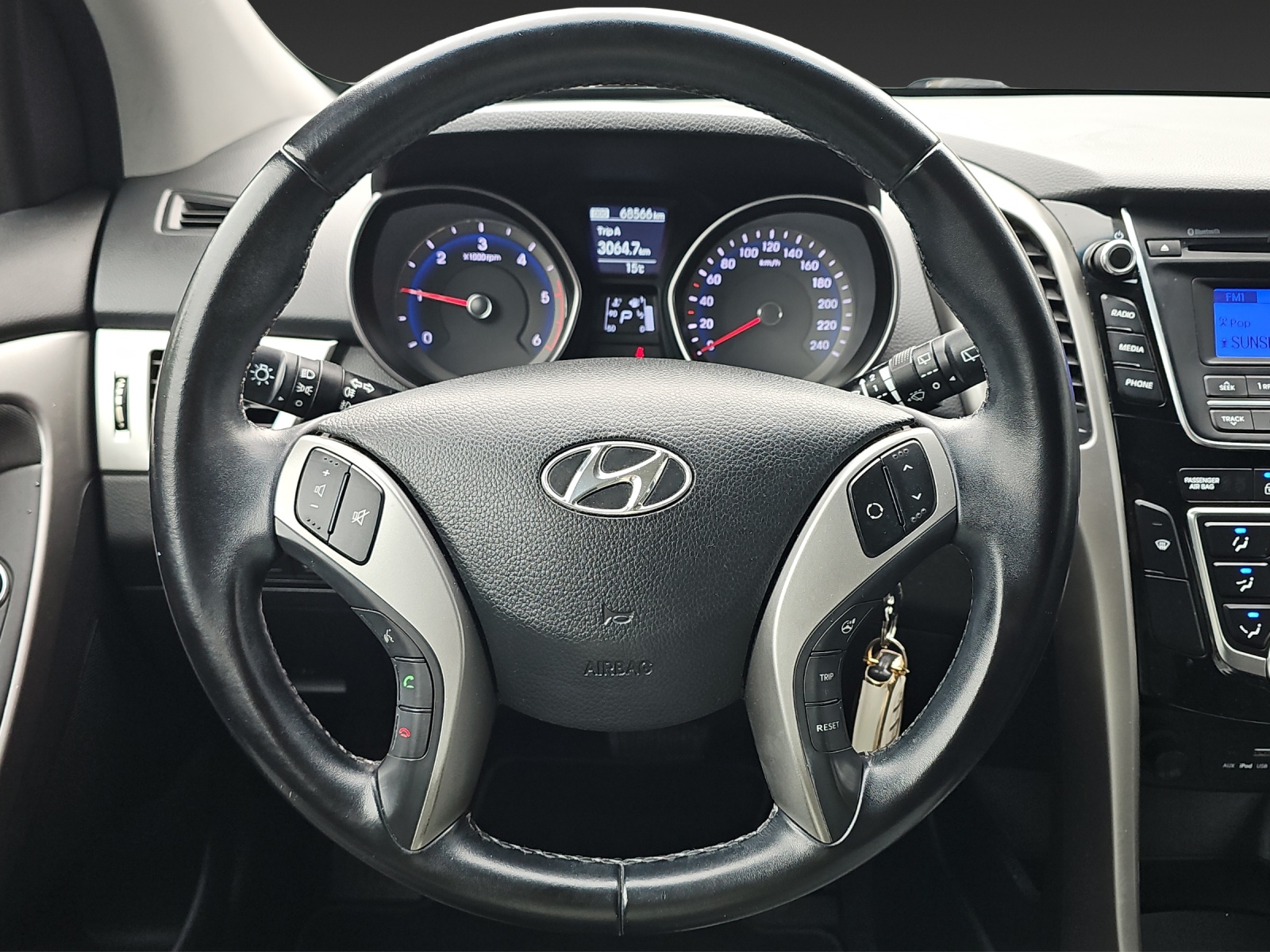 HYUNDAI i30 1.6 CRDi Vertex Automatic DCT-image-9