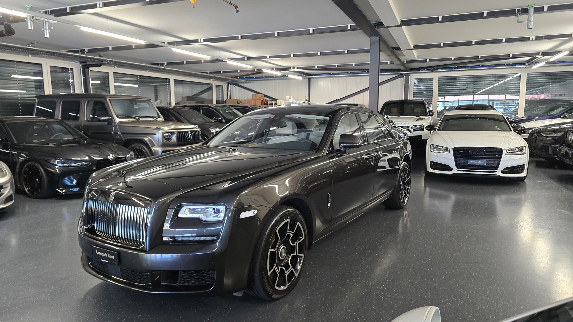 ROLLS-ROYCE Ghost 6.6 V12 Black Badge-image-9