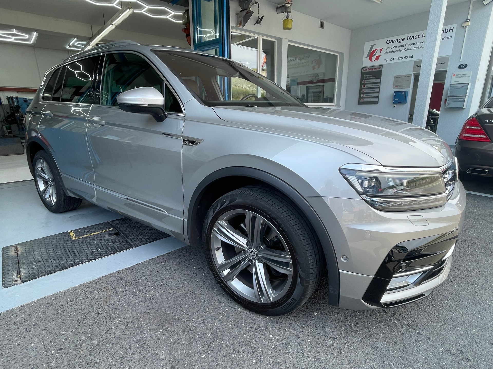 VW Tiguan 2.0TSI R-Line Highline 4Motion DSG-image-0