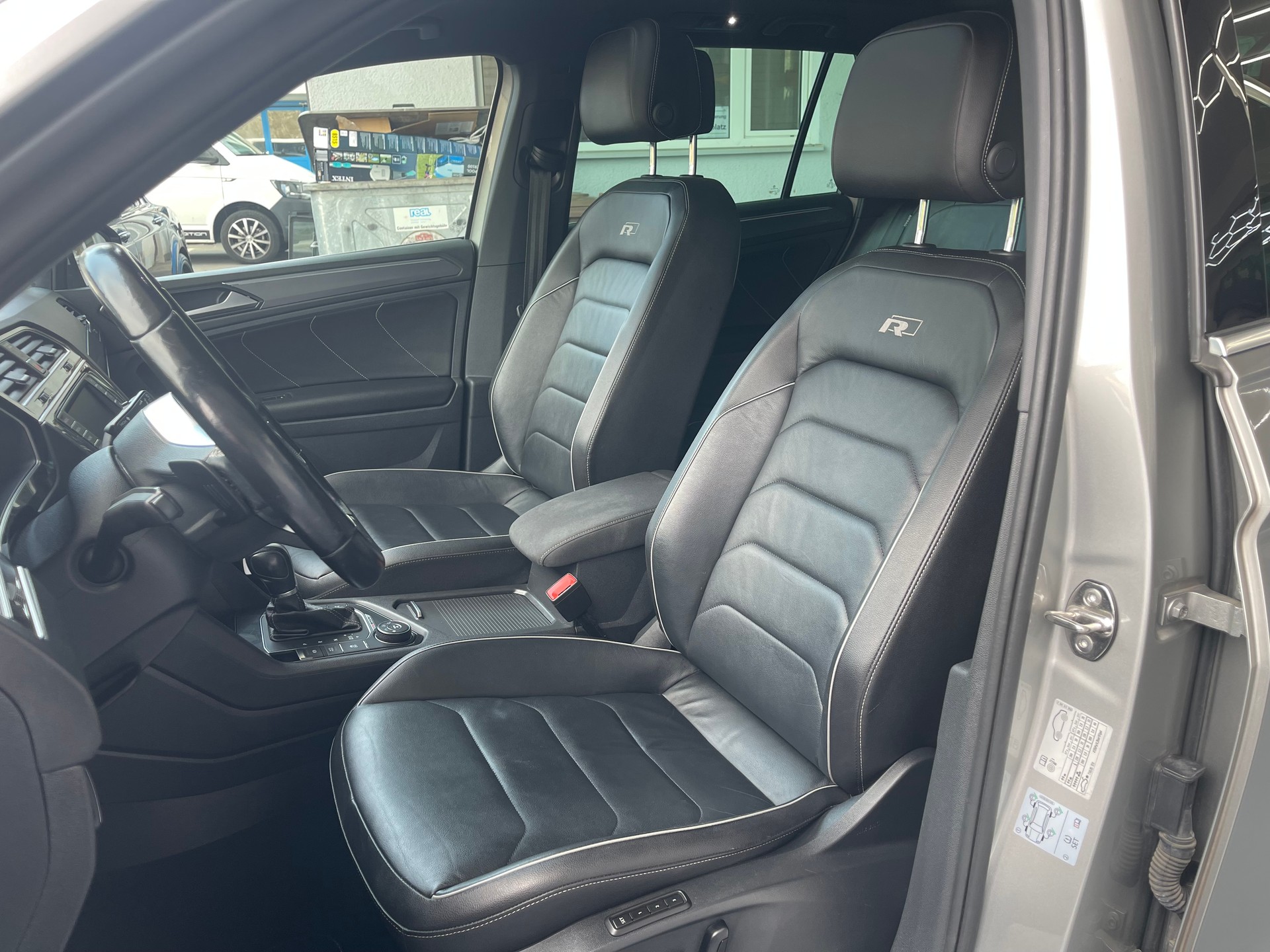 VW Tiguan 2.0TSI R-Line Highline 4Motion DSG-image-6