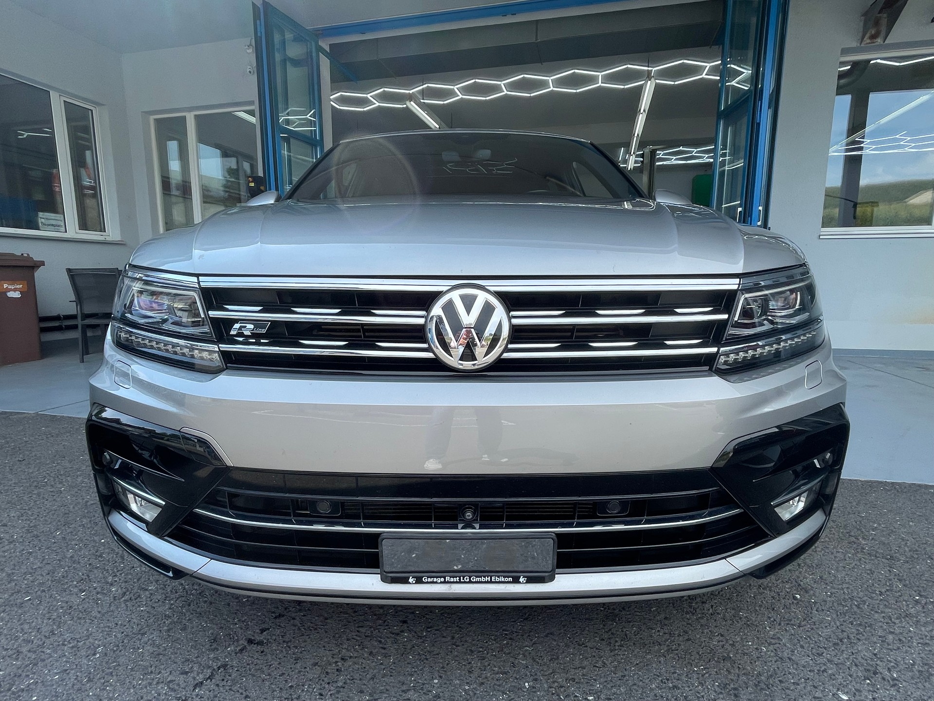 VW Tiguan 2.0TSI R-Line Highline 4Motion DSG-image-2