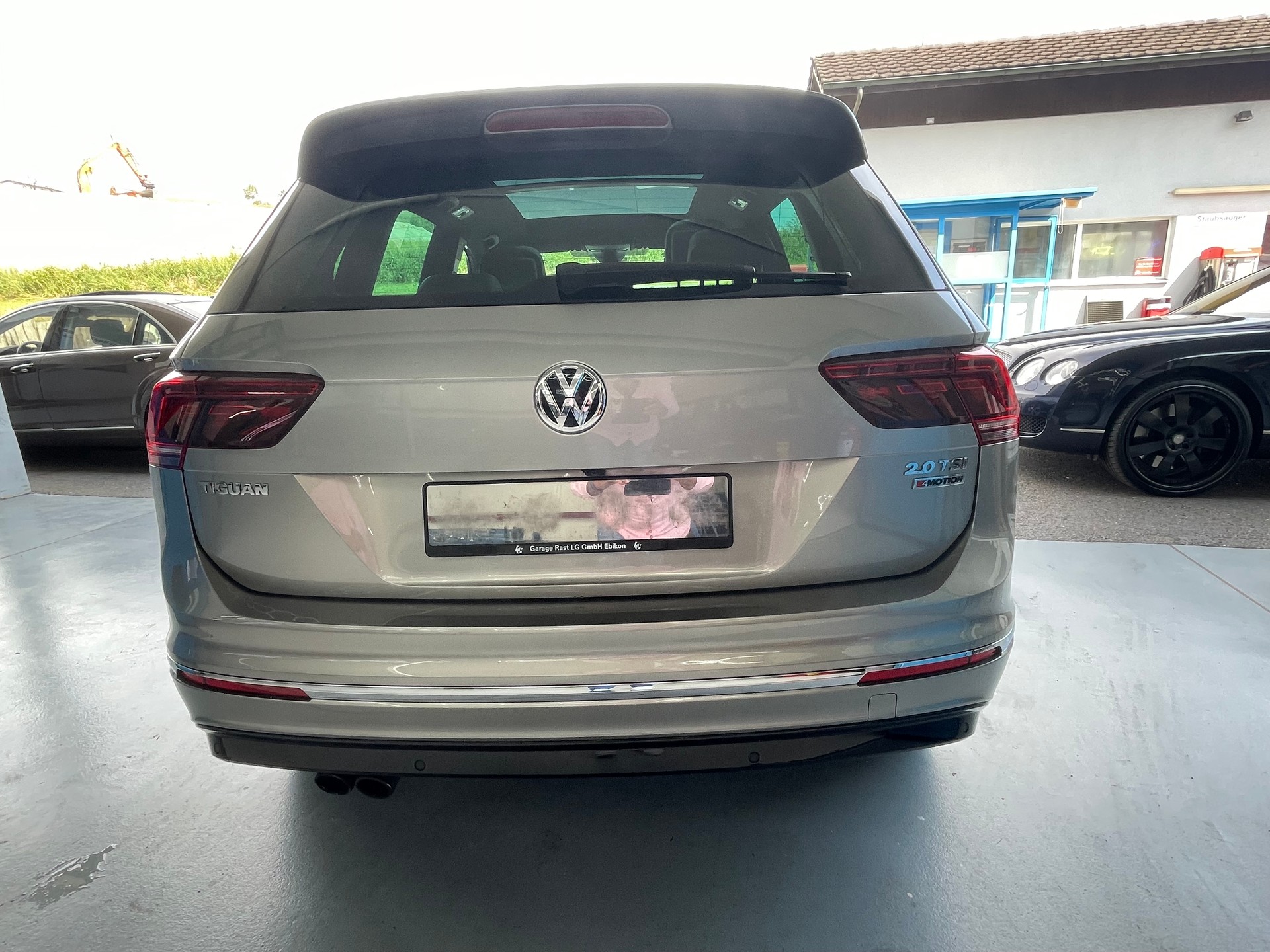 VW Tiguan 2.0TSI R-Line Highline 4Motion DSG-image-5