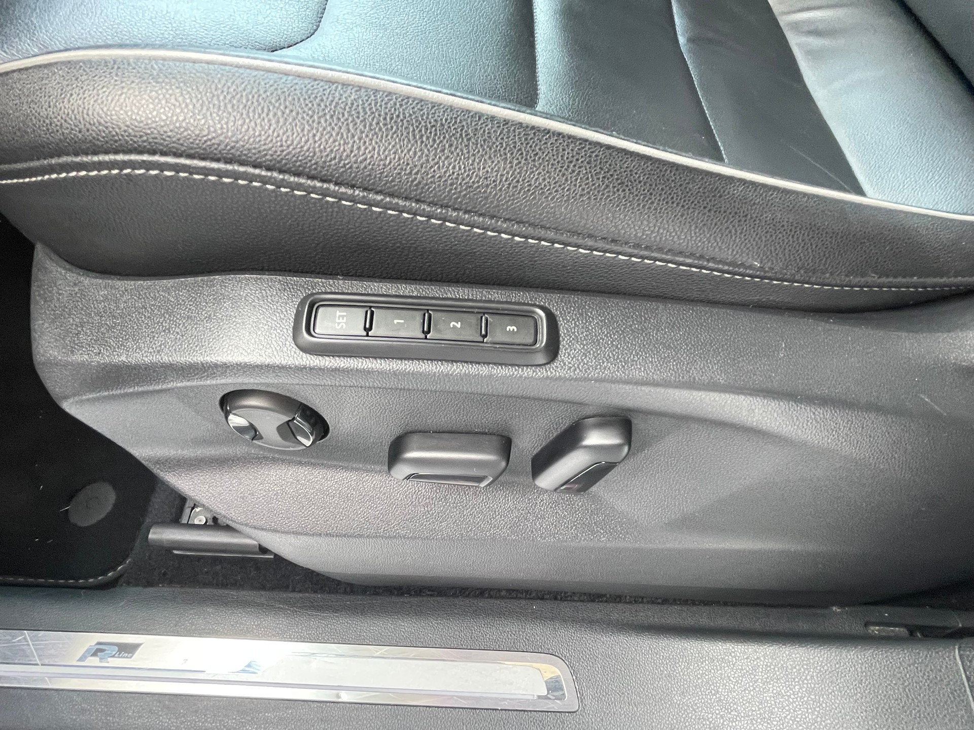 VW Tiguan 2.0TSI R-Line Highline 4Motion DSG-image-9