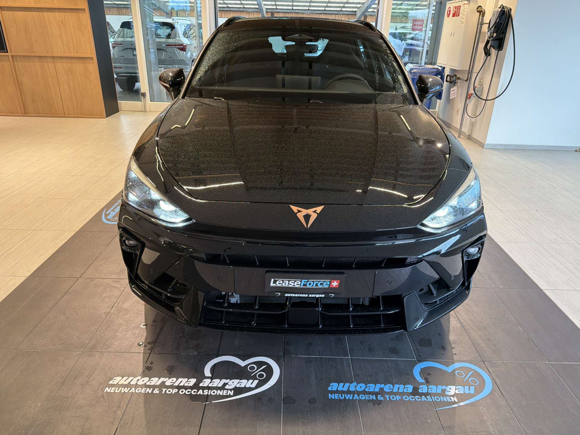 CUPRA LEON ST 2.0 TSi VZ 333PS 4Drive DSG-Automat-image-10