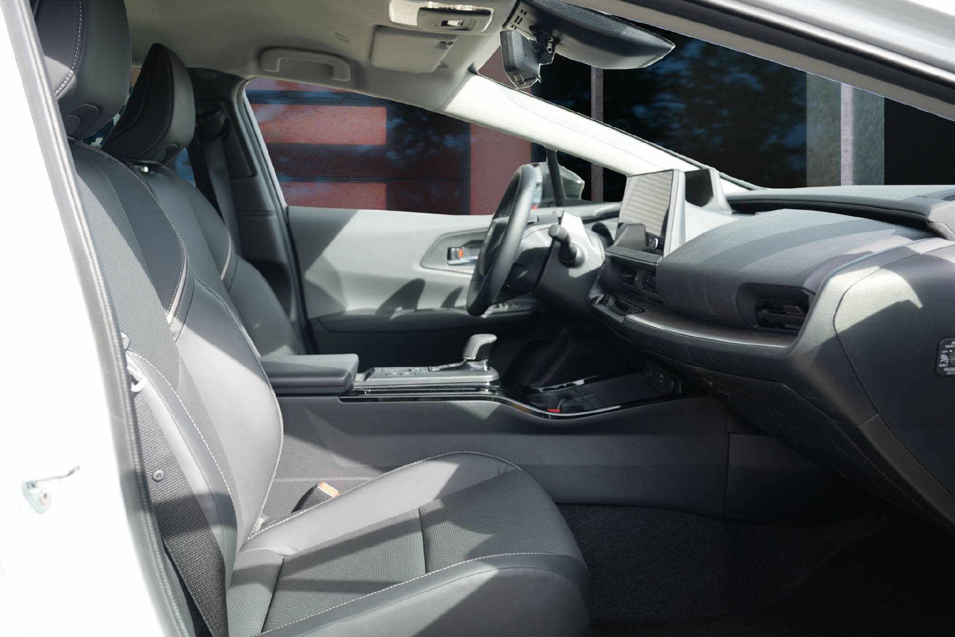 TOYOTA Prius 2.0 Plug-In-Hybrid Style-image-4