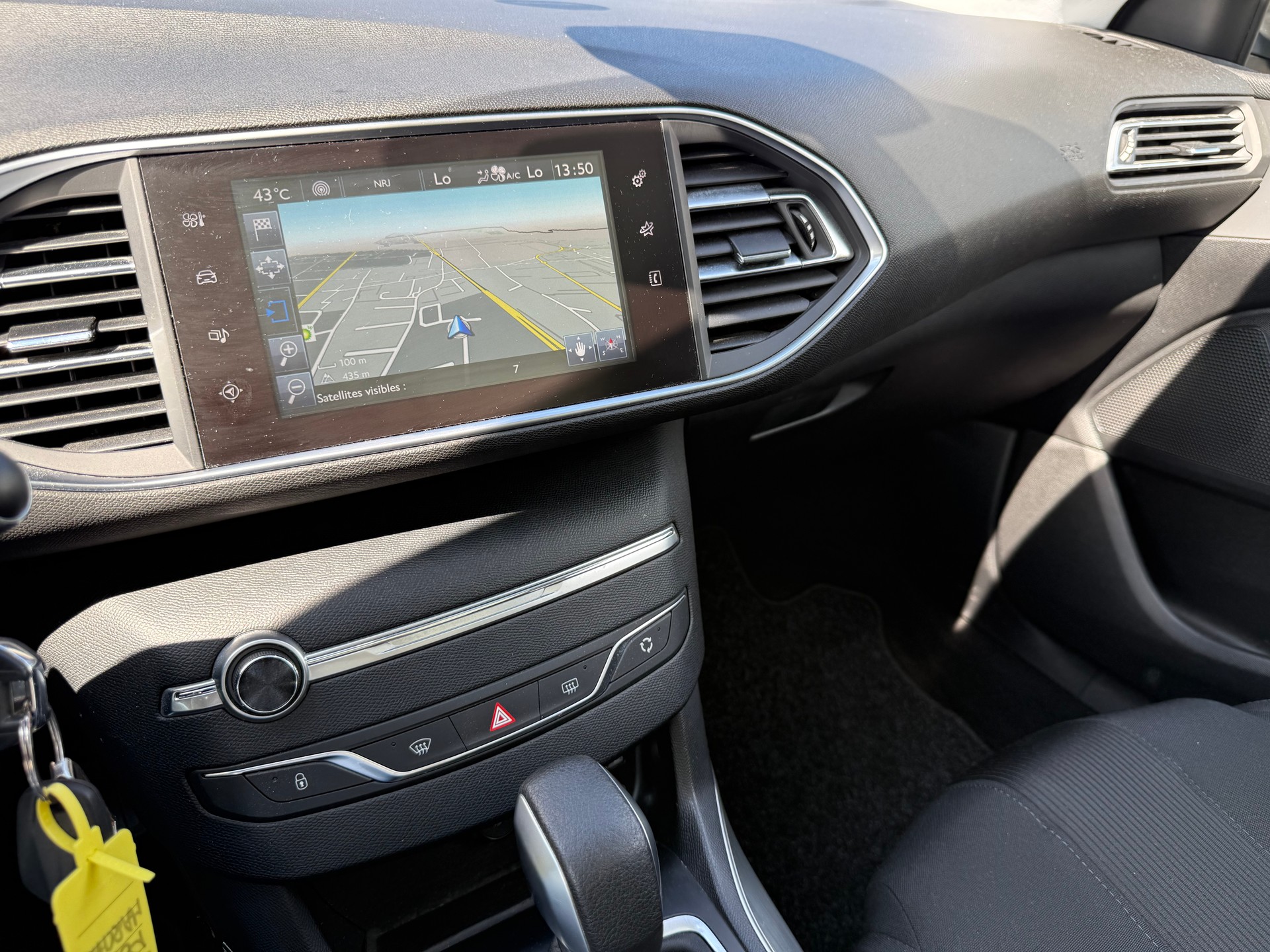 PEUGEOT 308 SW 1.2 THP Style Automatic-image-13
