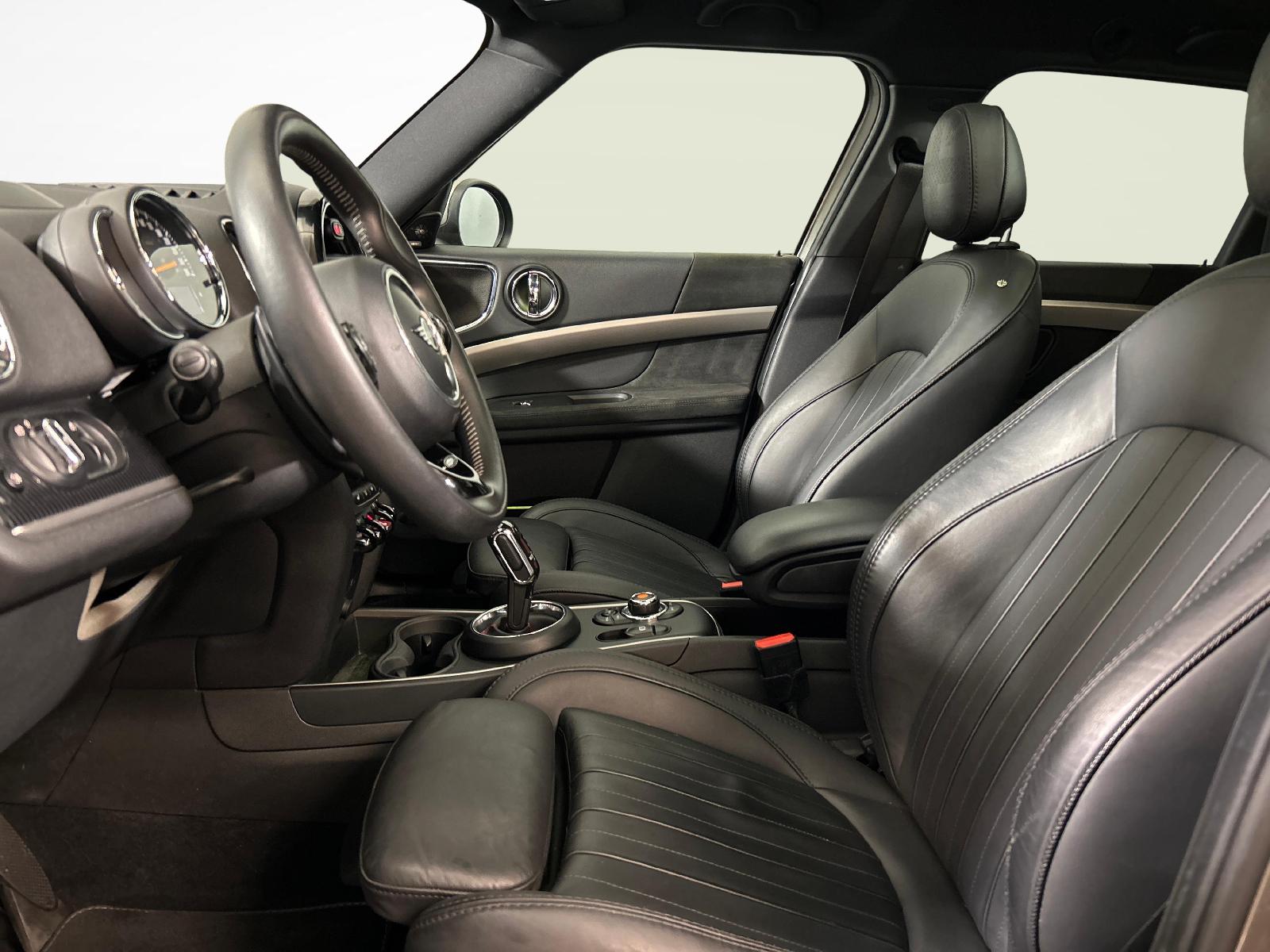 MINI Countryman F60 2.0i Cooper S SAG ALL4-image-2