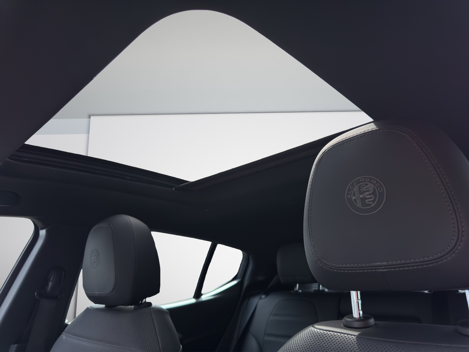 ALFA ROMEO Tonale 1.3 Plug-in Hybrid Veloce Q4-image-12