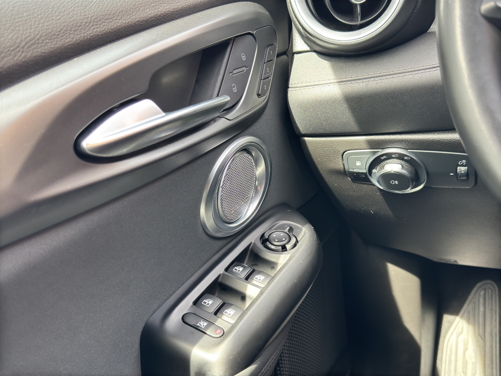 ALFA ROMEO Tonale 1.3 Plug-in Hybrid Veloce Q4-image-11