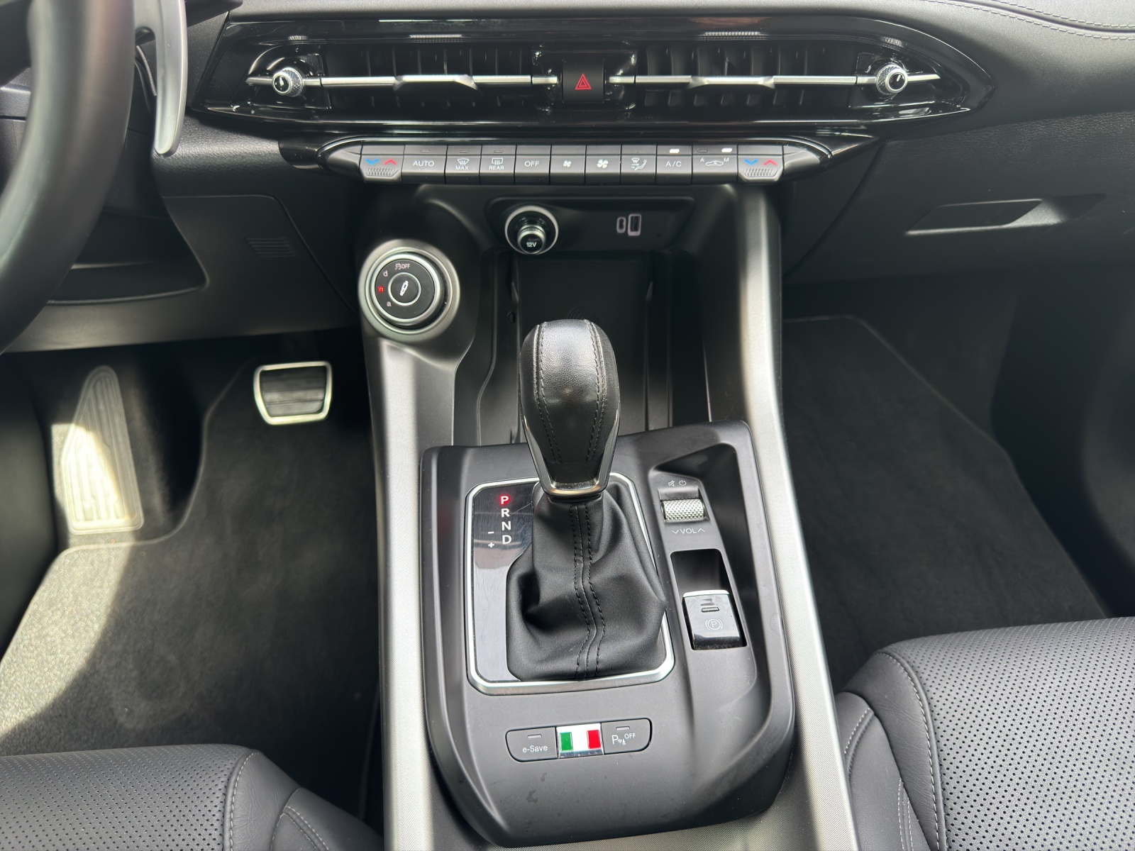 ALFA ROMEO Tonale 1.3 Plug-in Hybrid Veloce Q4-image-9