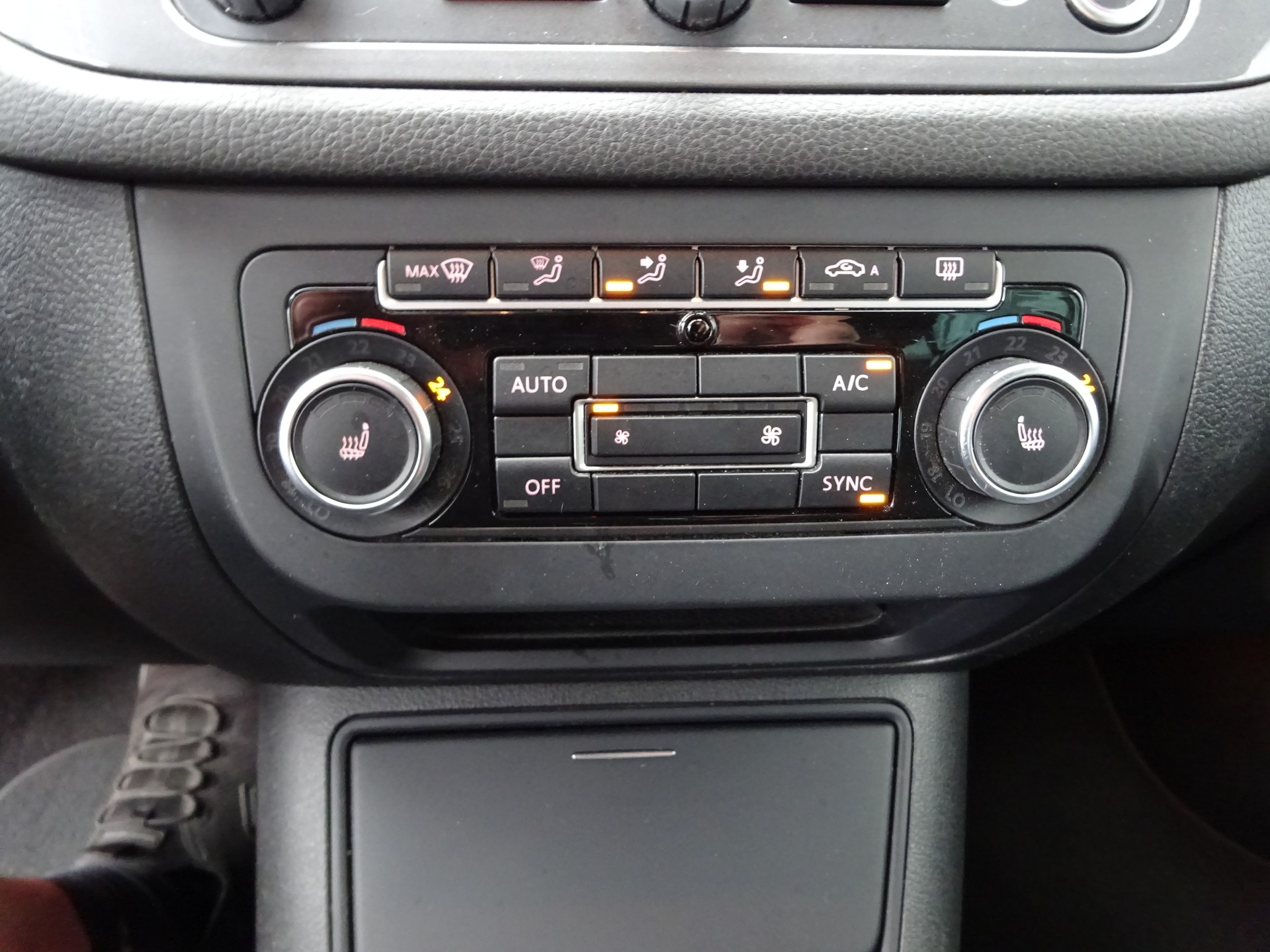 VW Tiguan 2.0 TDI BMT Salomon 4Motion DSG-image-10