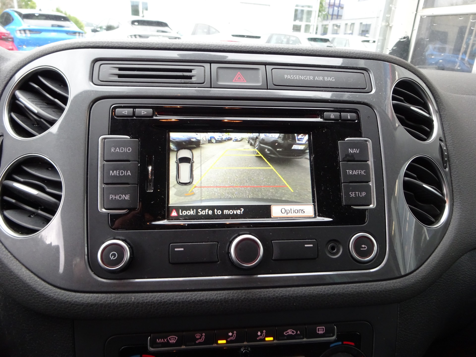 VW Tiguan 2.0 TDI BMT Salomon 4Motion DSG-image-9