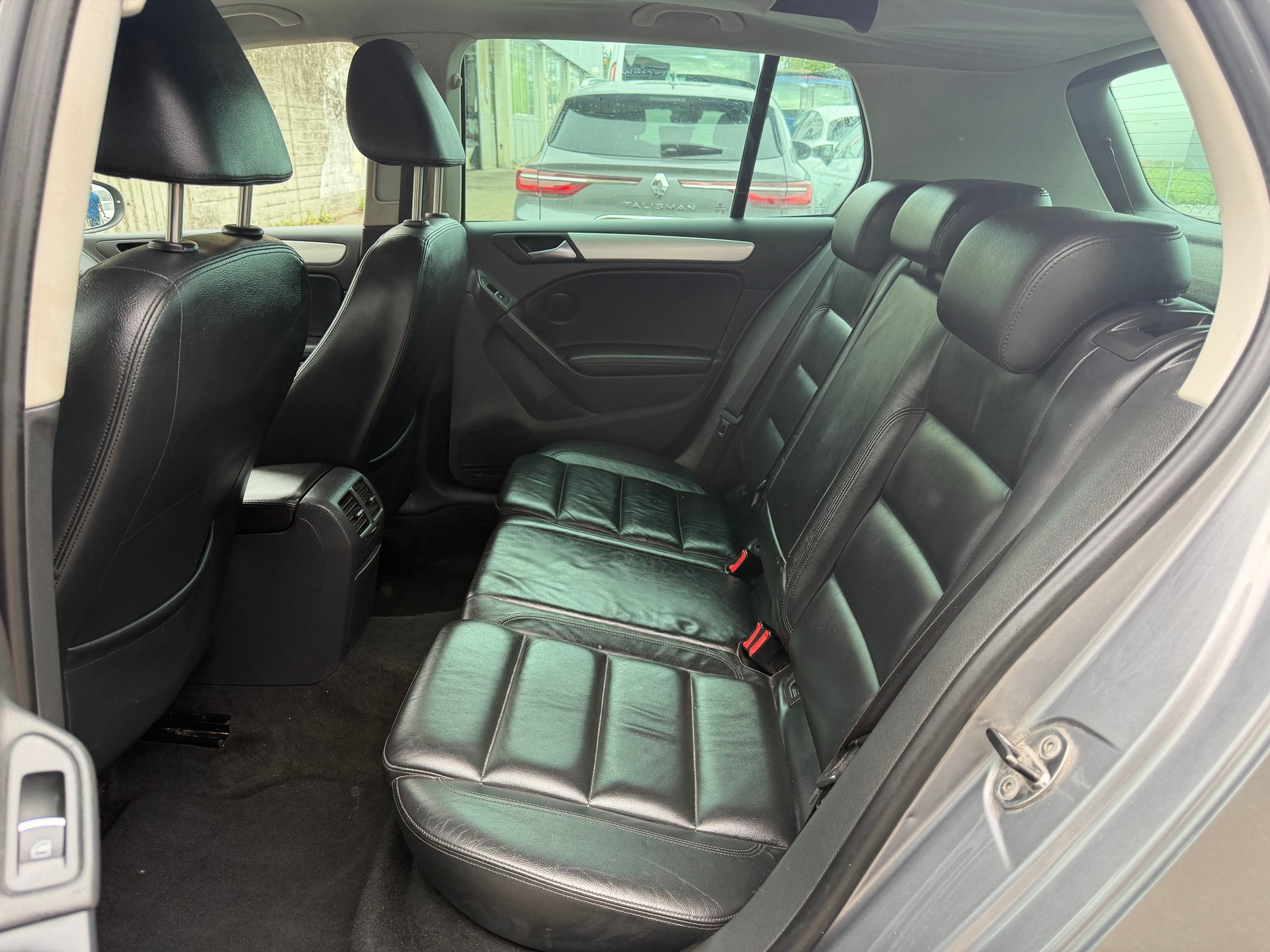 VW Golf 1.4 TSI Highline ** Leder ** Navigation ** Klima-auto ** PDC V&H ** Tempomat ** B5a-image-2