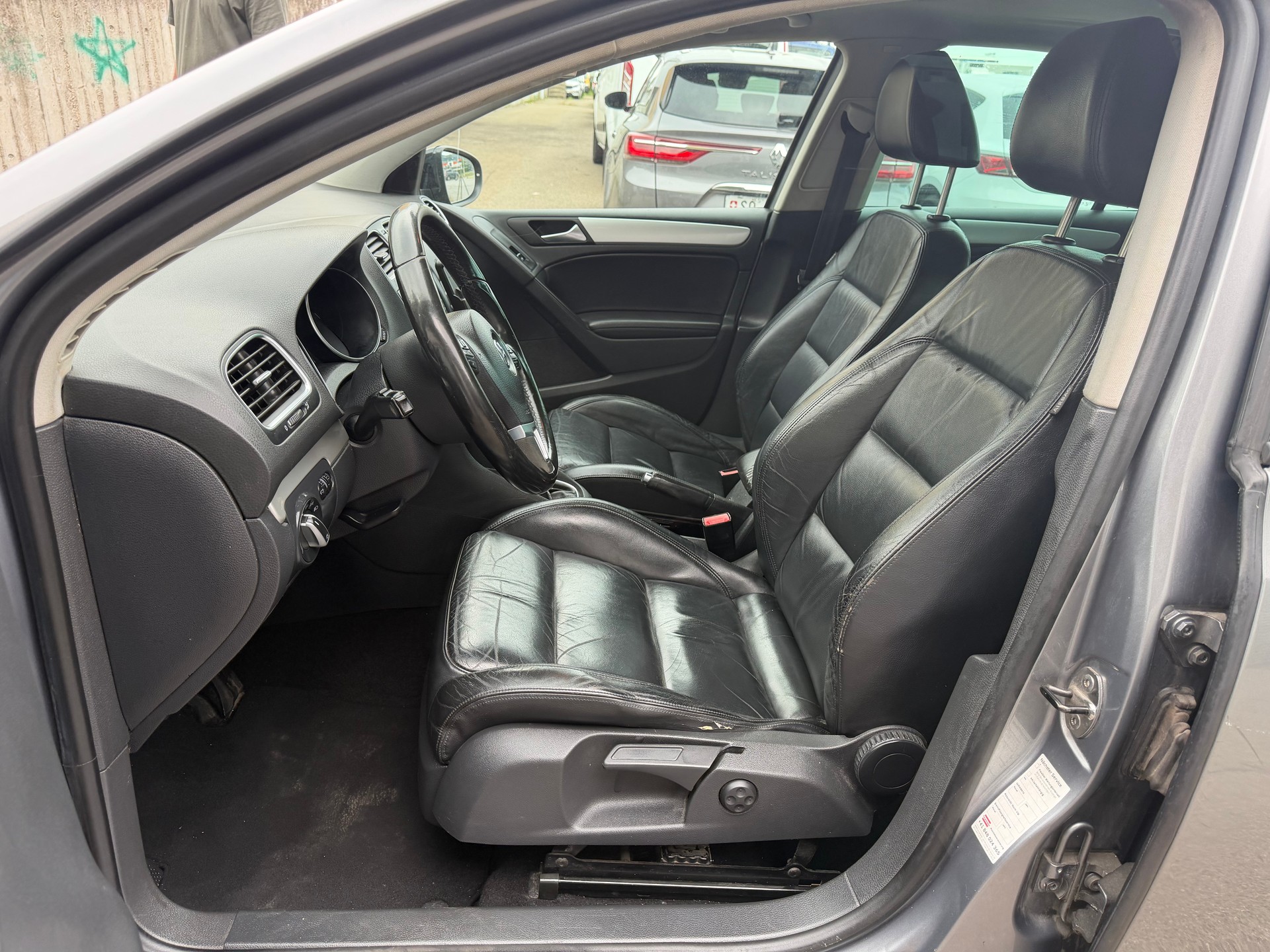VW Golf 1.4 TSI Highline ** Leder ** Navigation ** Klima-auto ** PDC V&H ** Tempomat ** B5a-image-7