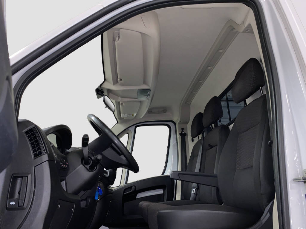 PEUGEOT Boxer Kaw. 335 L3H2 2.2 BlueHDi 140 PS Premium S/S-image-6