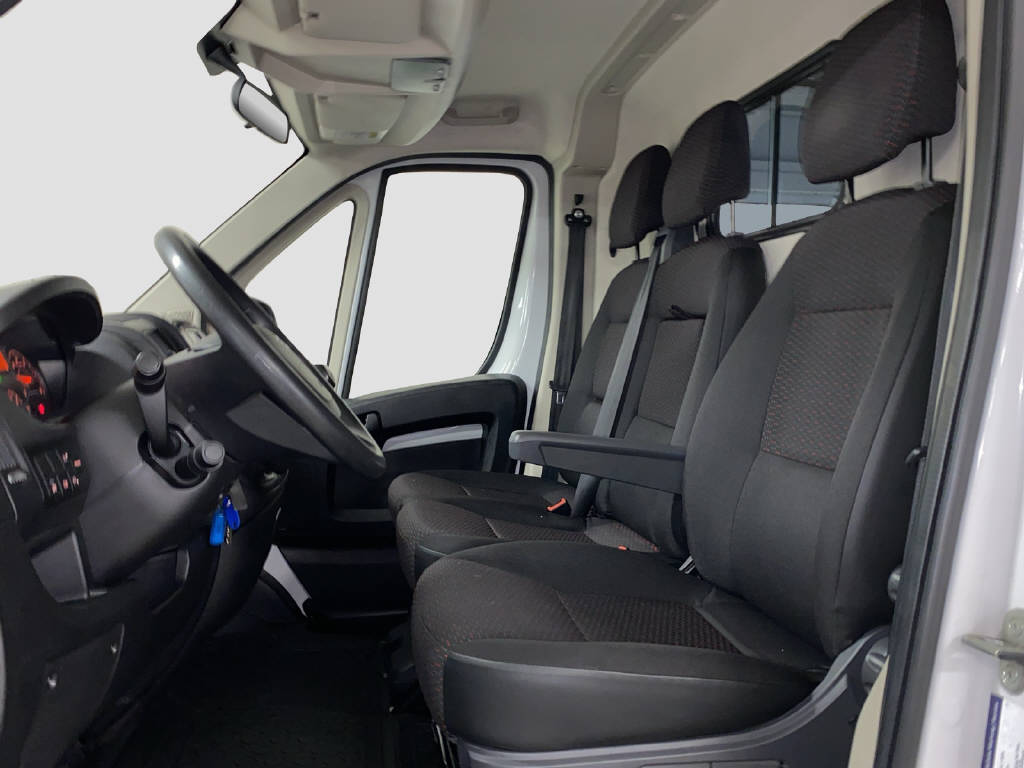 PEUGEOT Boxer Kaw. 335 L3H2 2.2 BlueHDi 140 PS Premium S/S-image-12