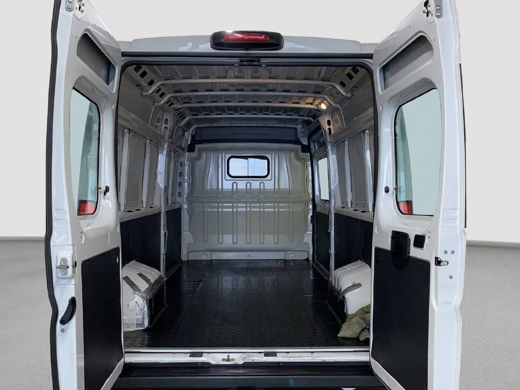 PEUGEOT Boxer Kaw. 335 L3H2 2.2 BlueHDi 140 PS Premium S/S-image-13