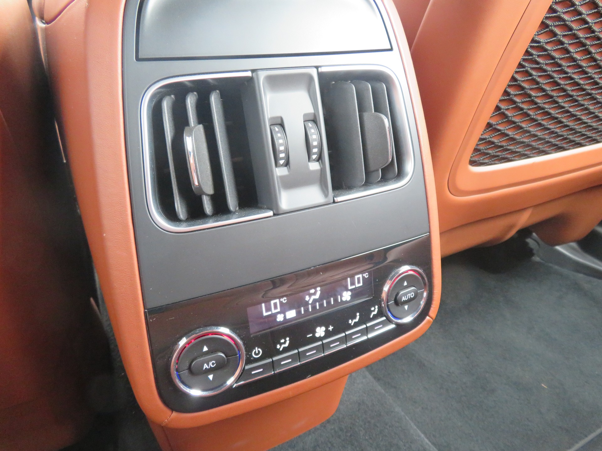 MASERATI Levante D 3.0 V6 Automatica-image-14