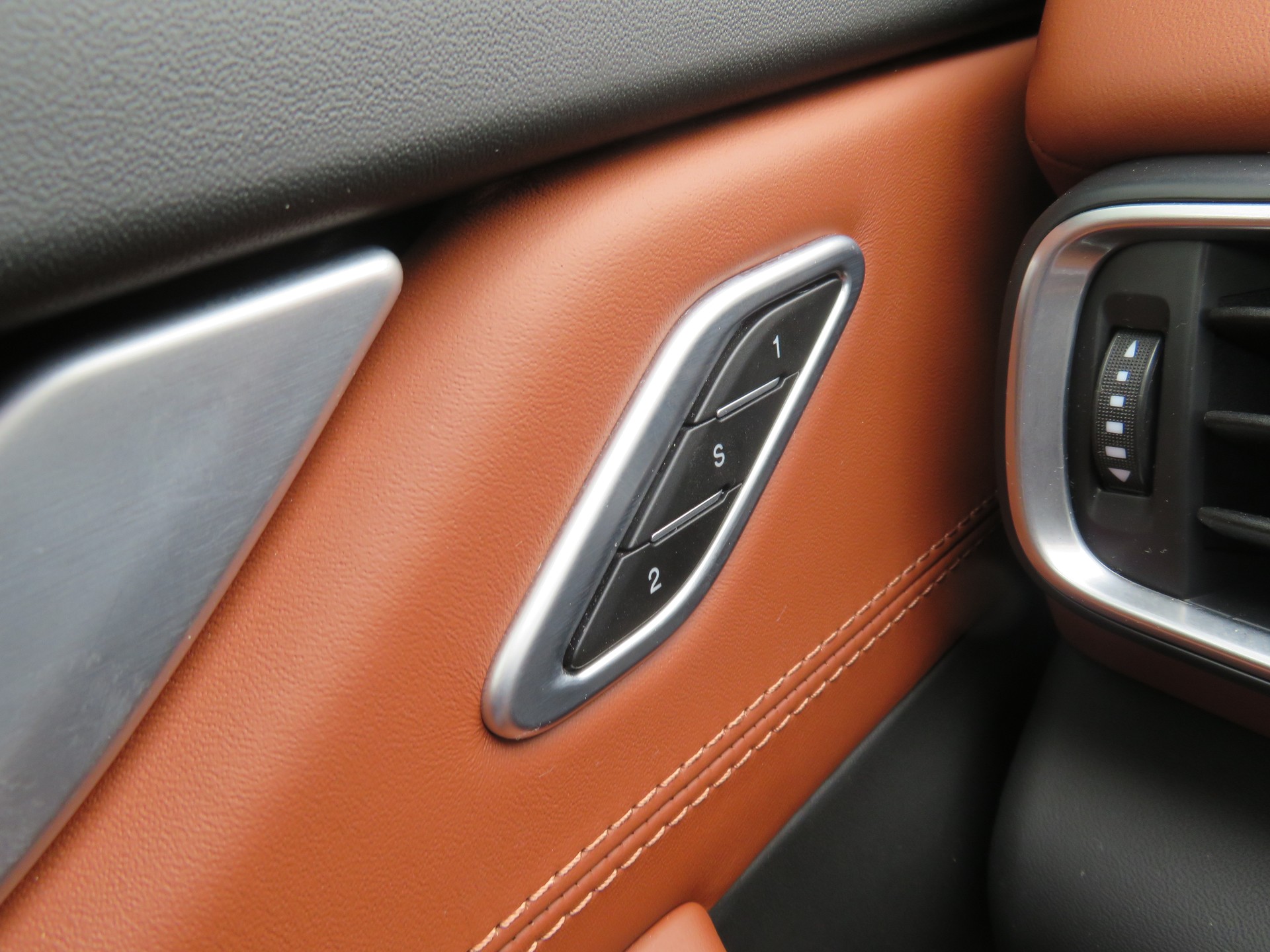 MASERATI Levante D 3.0 V6 Automatica-image-10