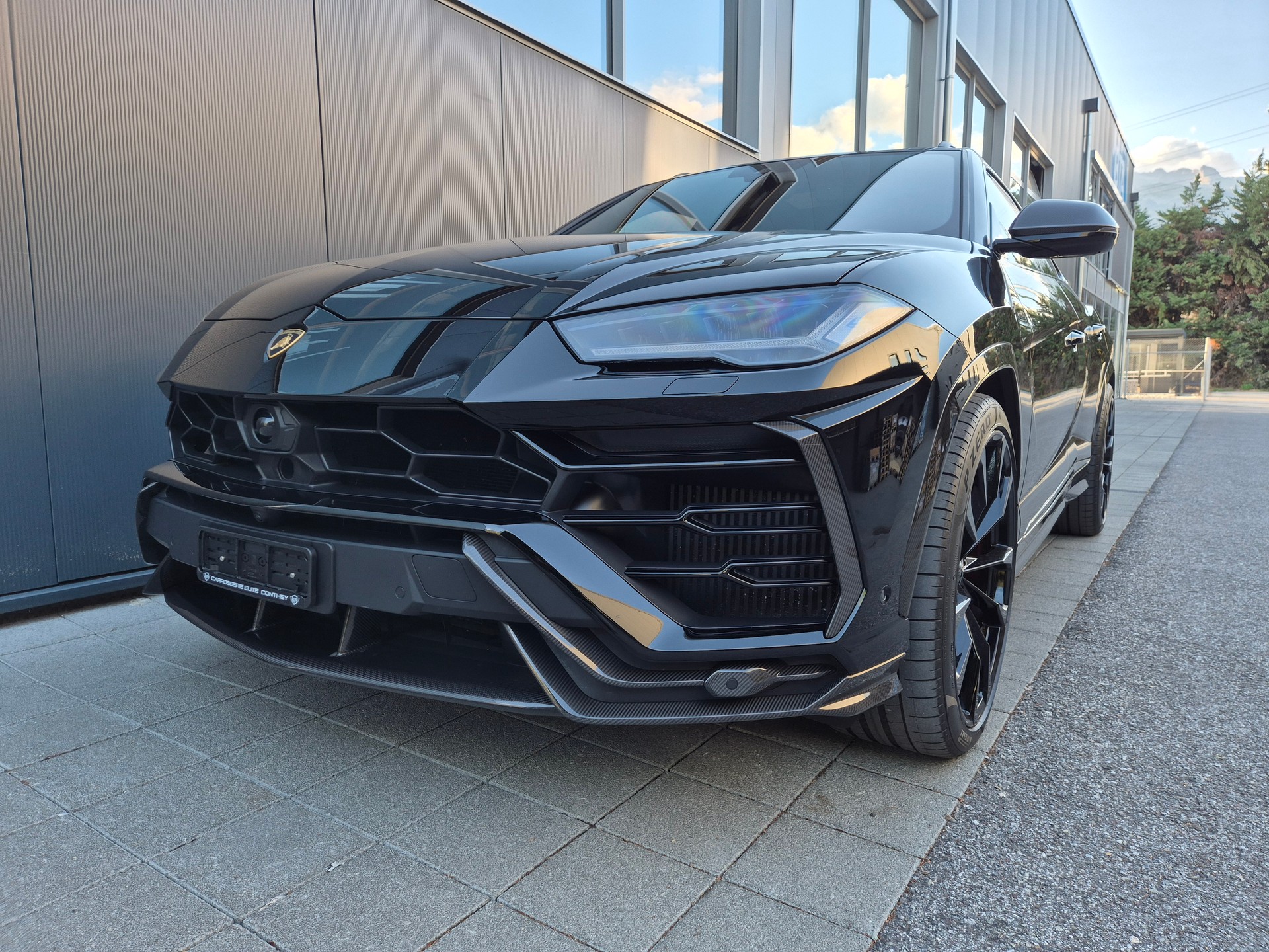 LAMBORGHINI Urus E-Gear-image-1
