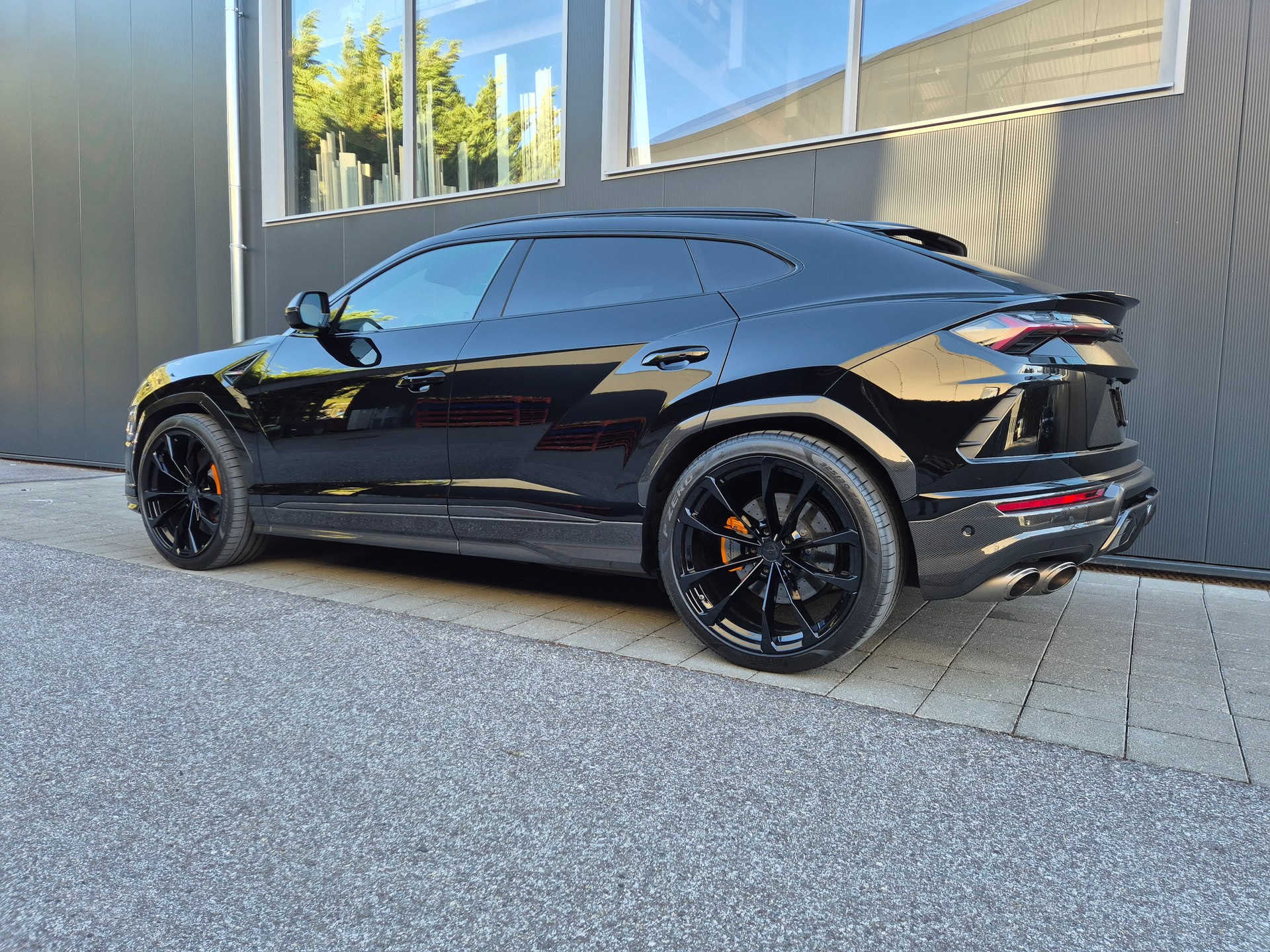 LAMBORGHINI Urus E-Gear-image-8