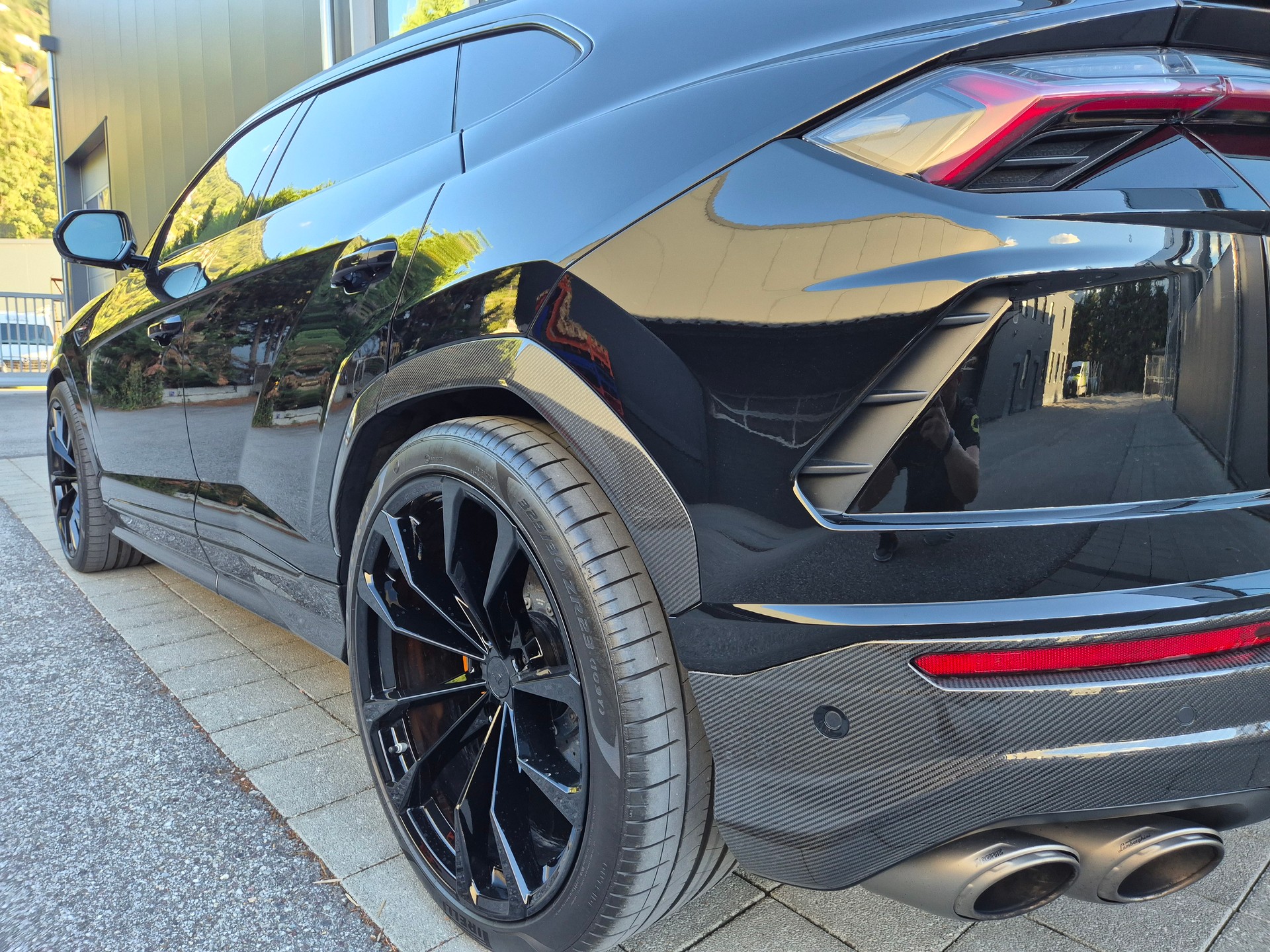 LAMBORGHINI Urus E-Gear-image-10