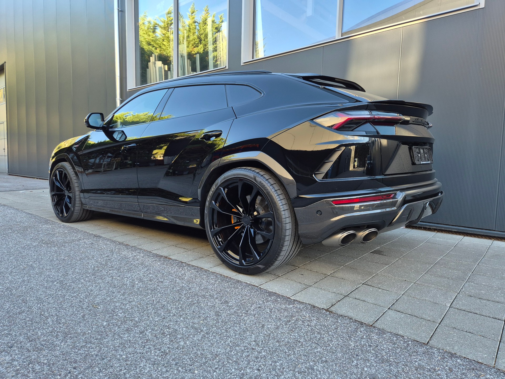 LAMBORGHINI Urus E-Gear-image-7