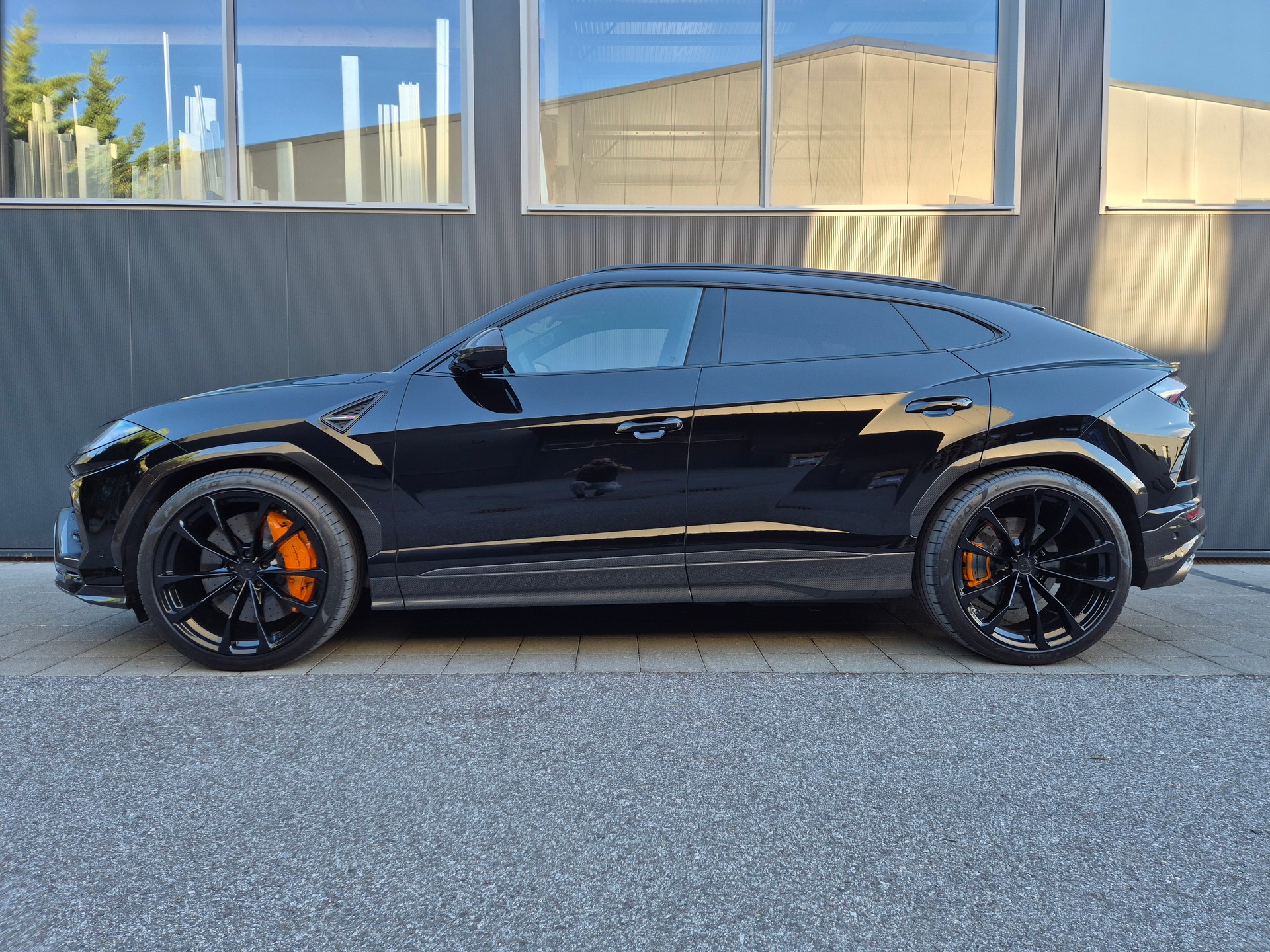 LAMBORGHINI Urus E-Gear-image-6