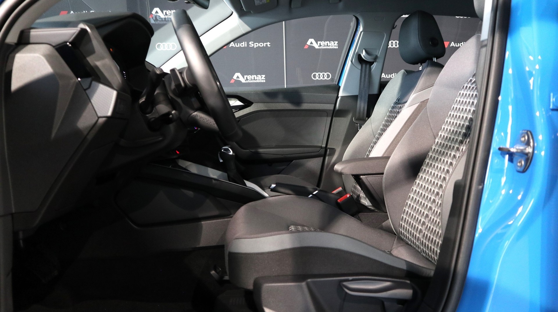 AUDI A1 Sportback 35 TFSI S Line S-tronic-image-4