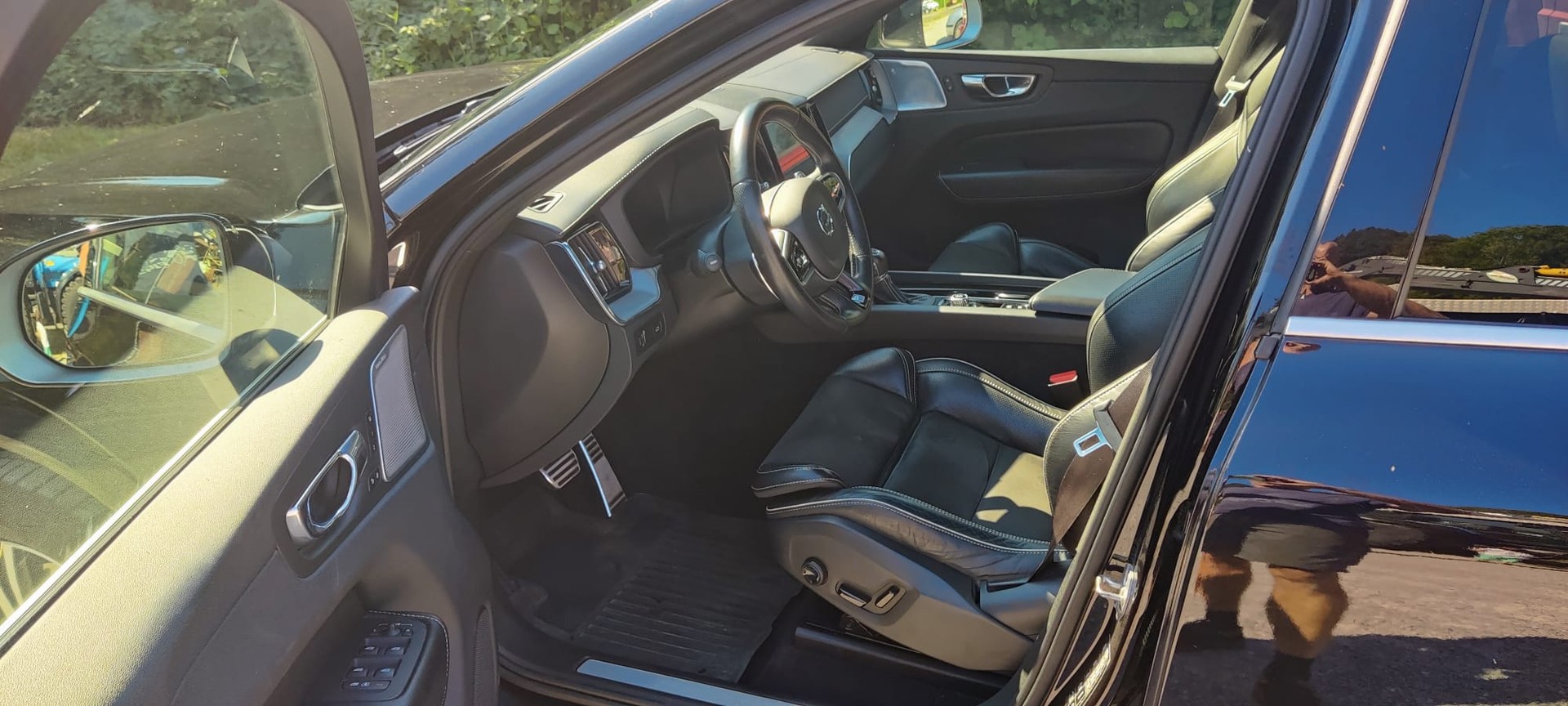 VOLVO XC60 T5 AWD R-Design Geartronic-image-9