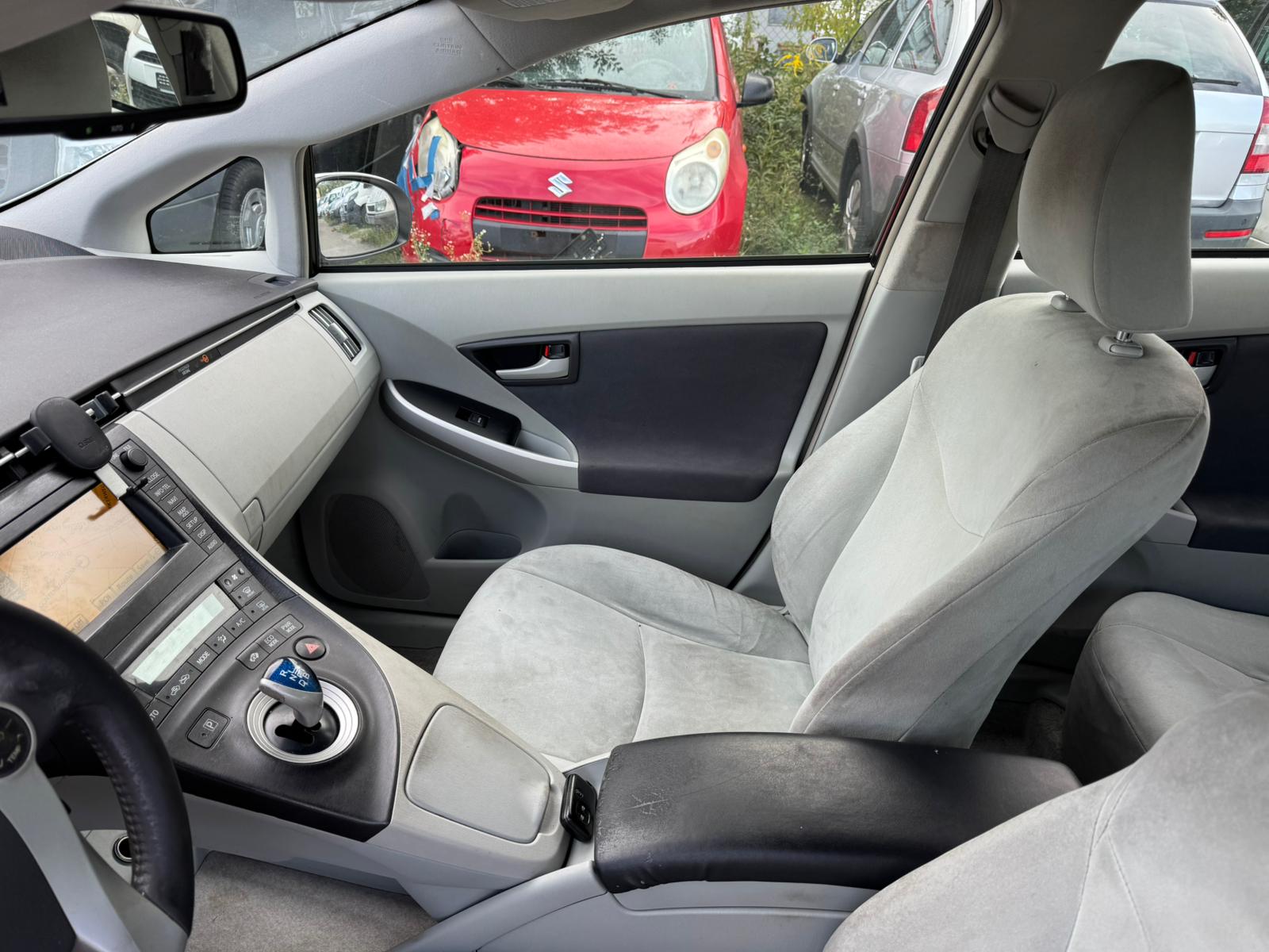 TOYOTA Prius 1.8 16V HSD Luna-image-8