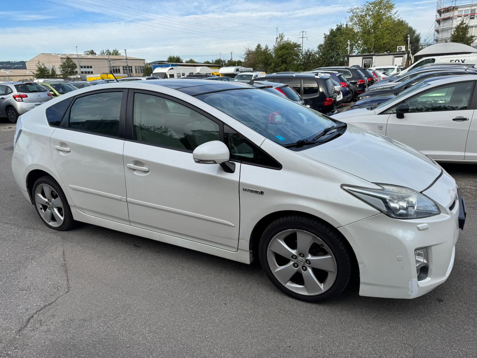 TOYOTA Prius 1.8 16V HSD Luna-image-1