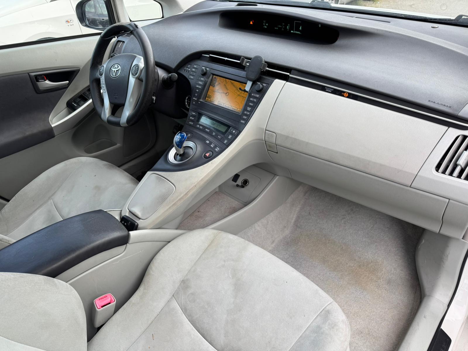 TOYOTA Prius 1.8 16V HSD Luna-image-12