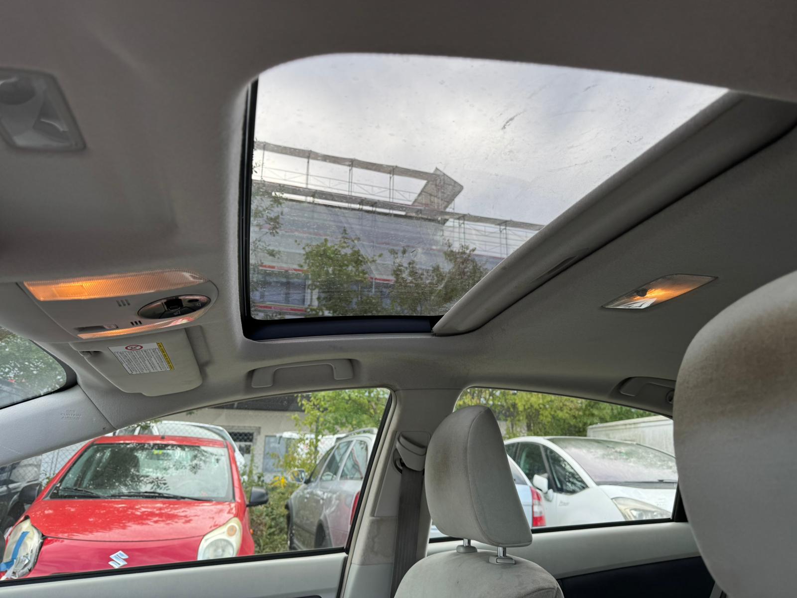 TOYOTA Prius 1.8 16V HSD Luna-image-6