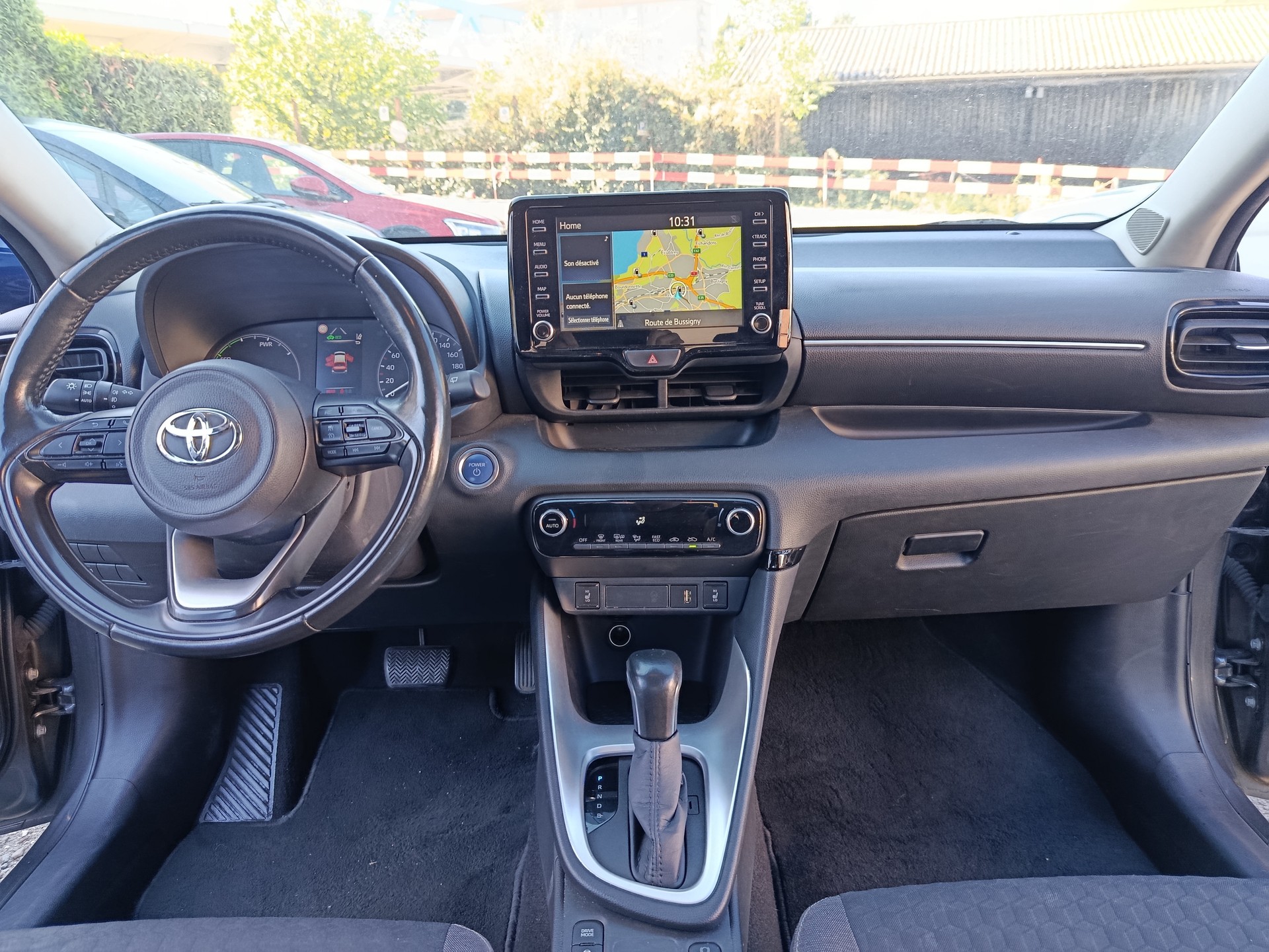 TOYOTA Yaris 1.5 Trend e-CVT-image-8