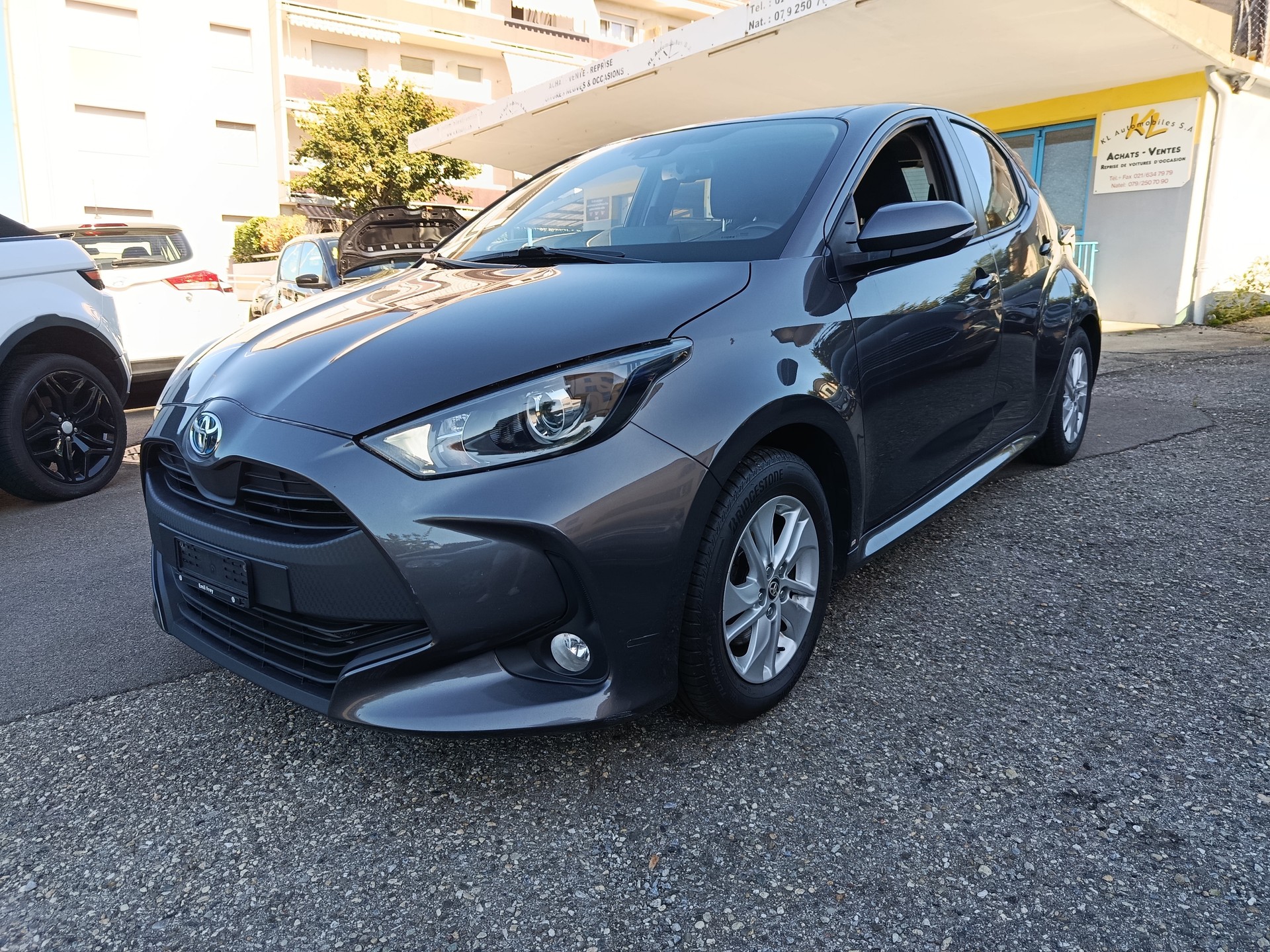 TOYOTA Yaris 1.5 Trend e-CVT-image-0